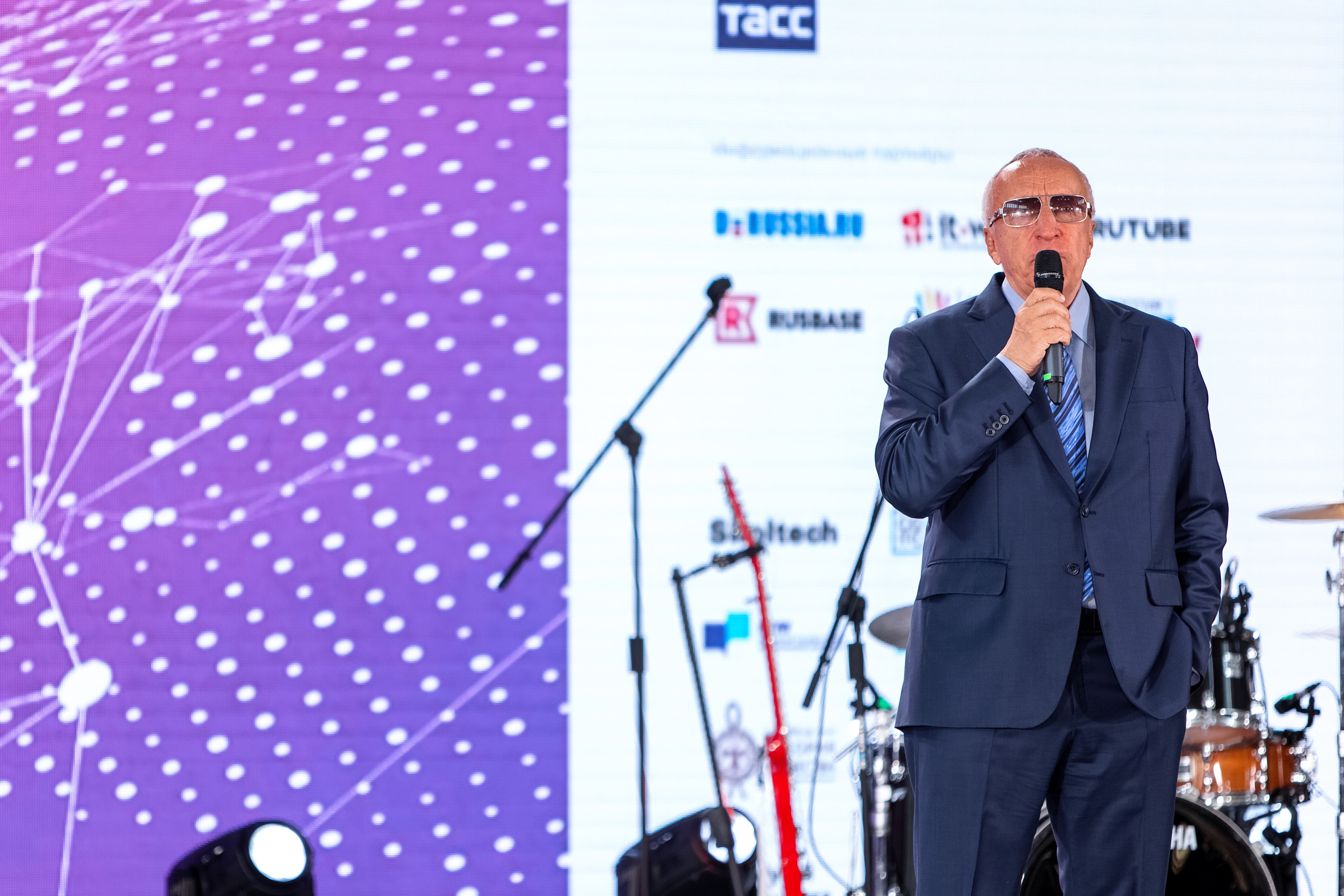 Youth RIGF. Сколково (1). Свадебный репортажный фотограф в Москве