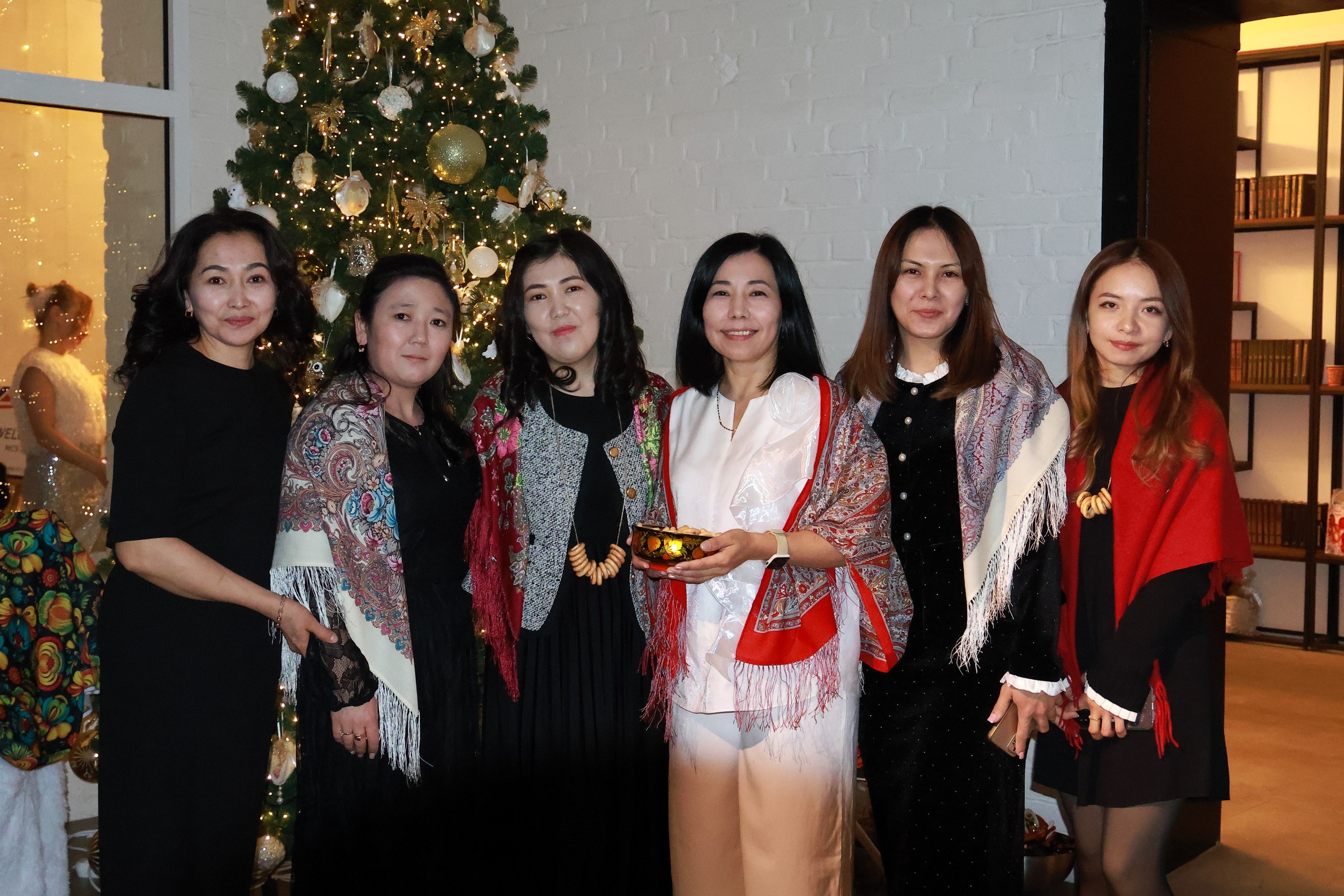 Новый год в школе MCS. Спортивный и репортажный фотограф Ермакова Светлана