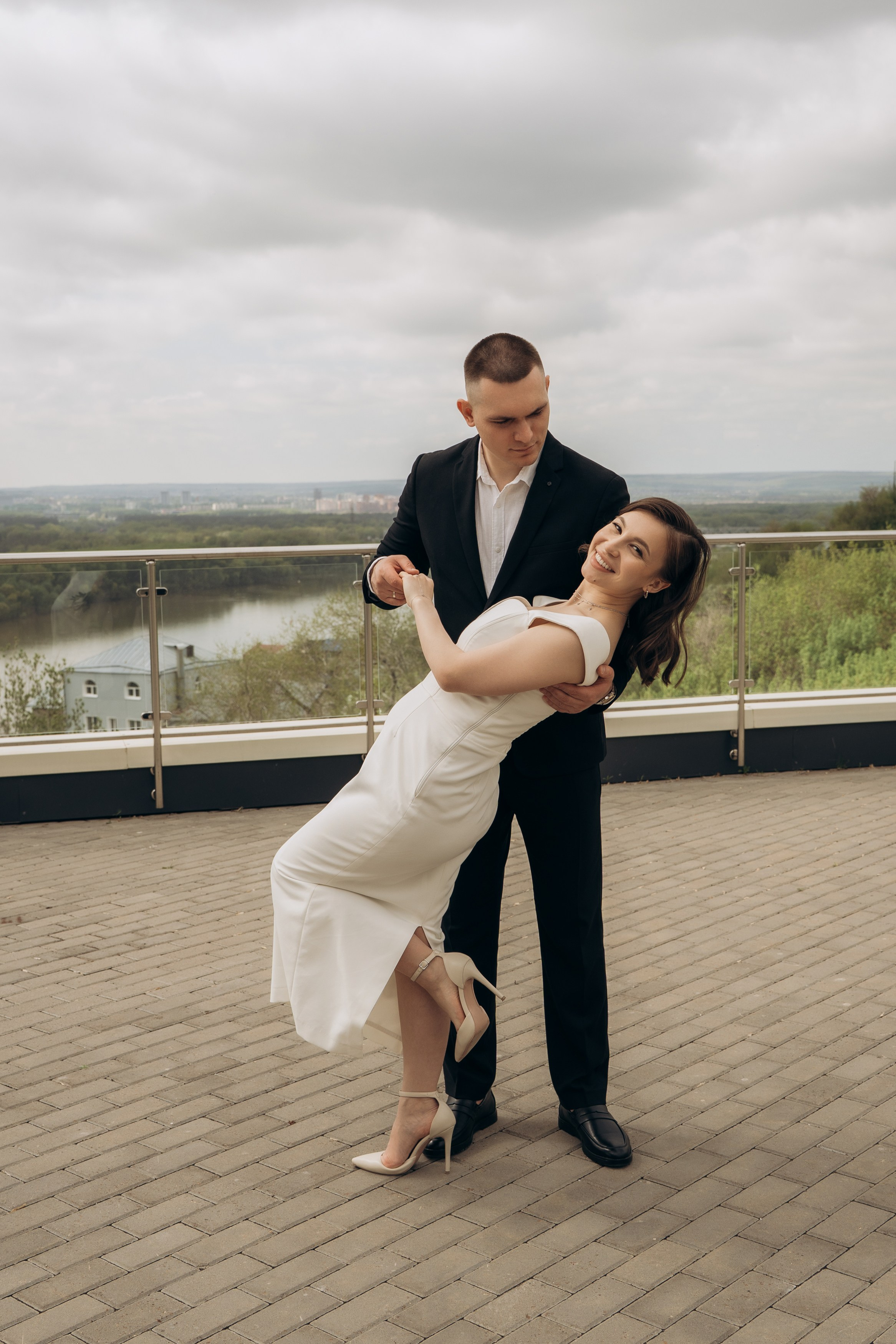 Винтовая лестница (Тукаева, 46к1). Свадебный фотограф в Уфе Лилия Сова