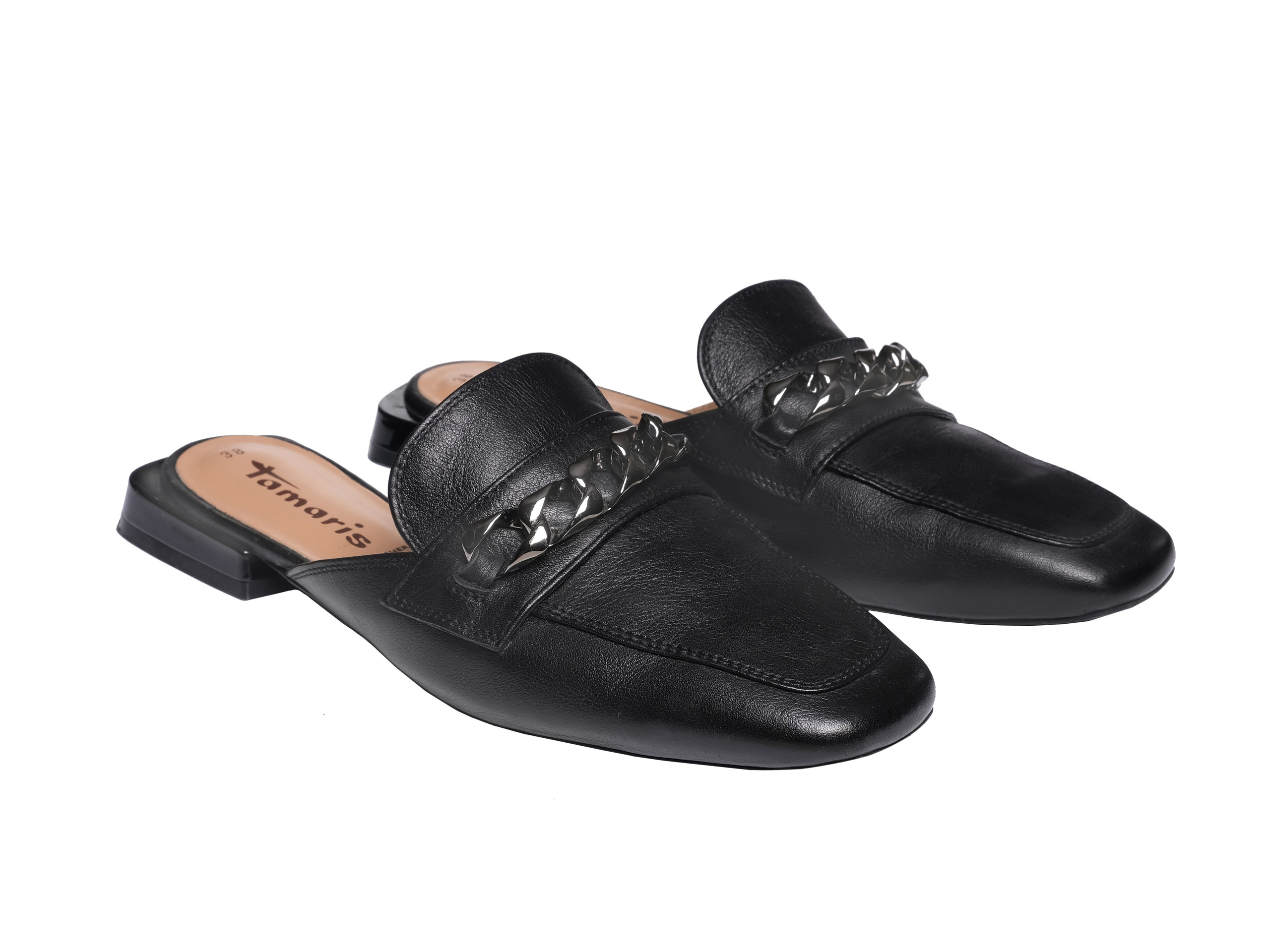 Мюли черные на белом фоне для интернет магазина.