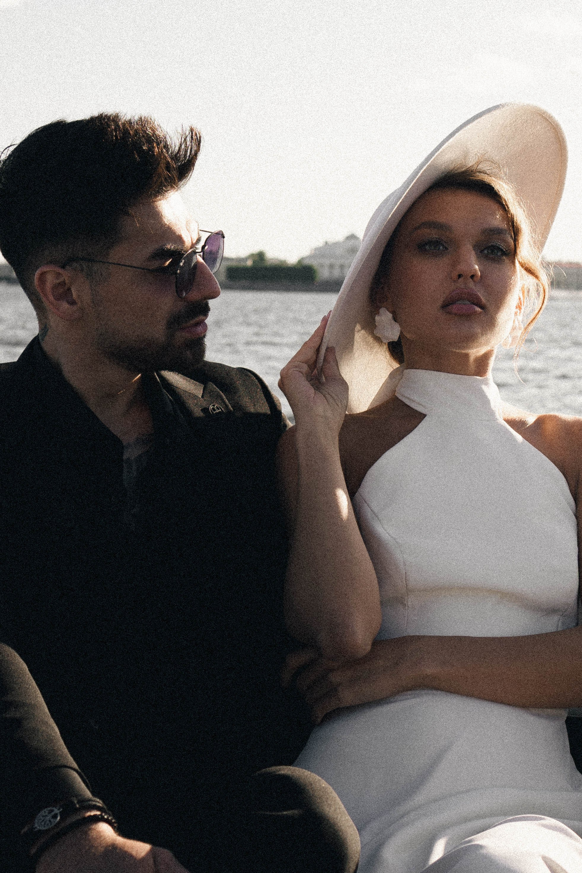 СВАДЕНБНАЯ СЬЕМКА НА КАТЕРЕ ПО КАНАЛАМ САНКТ-ПЕТЕРБУРГА И В АКВАТОРИИ НЕВЫ. Профессиональный фотограф, Санкт-Петербург — Виктория Богомолова