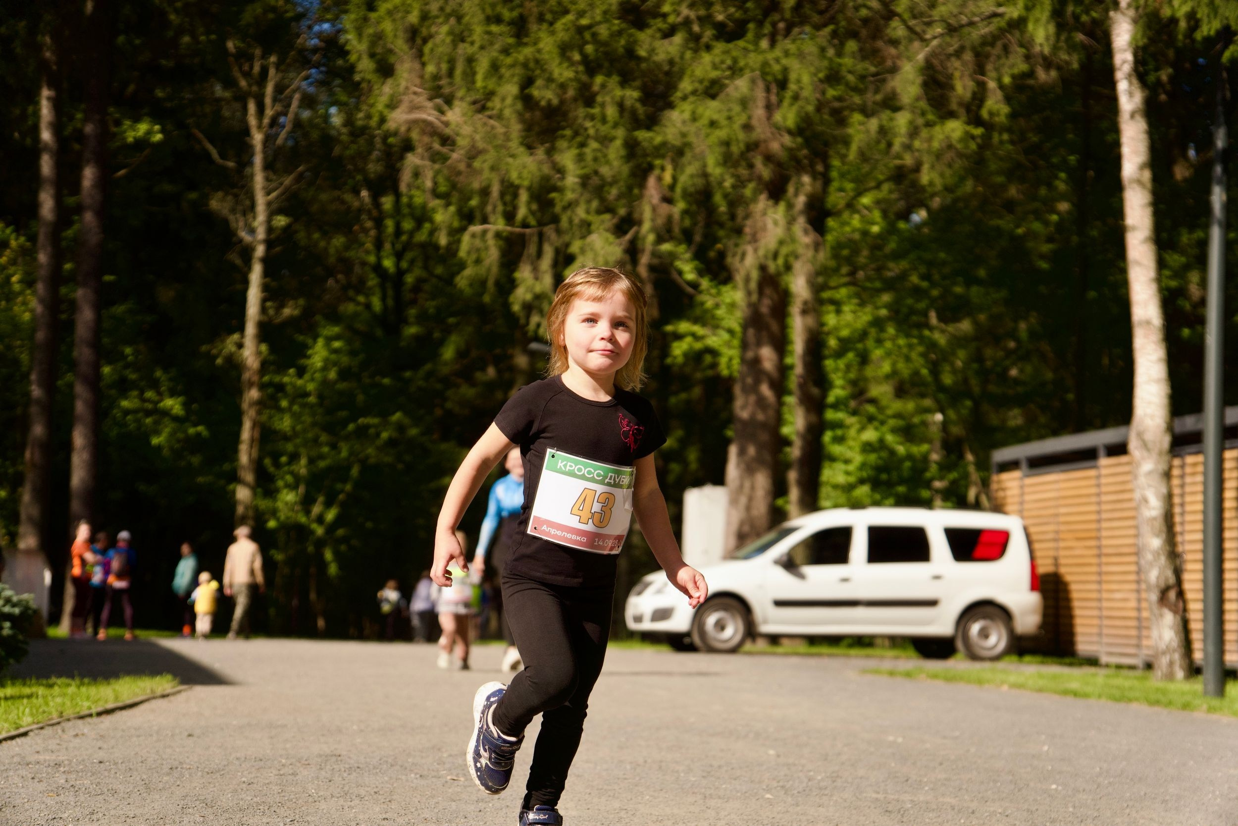 Забег в парке «Дубки». Кафе «БЕЛКА НАШЕПТАЛА». Ну оооочень концептуальное кафе