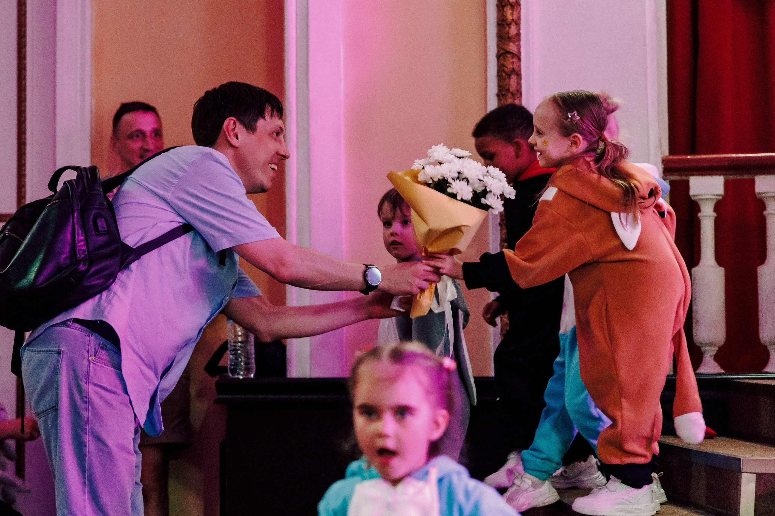 Отчётный концерт танцевальной школы «Red Rabbits» 2025. Лёшка Варзегов — фотограф