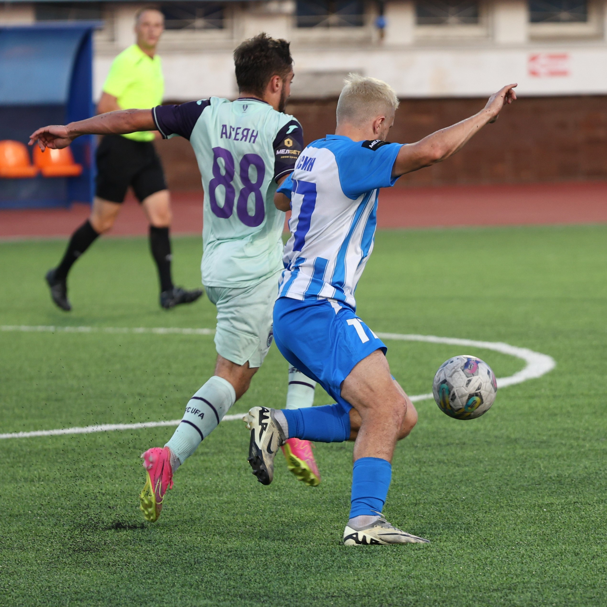 Фото футбольных матчей Первая лига ФНЛ. Фотограф Дмитрий Алексеев