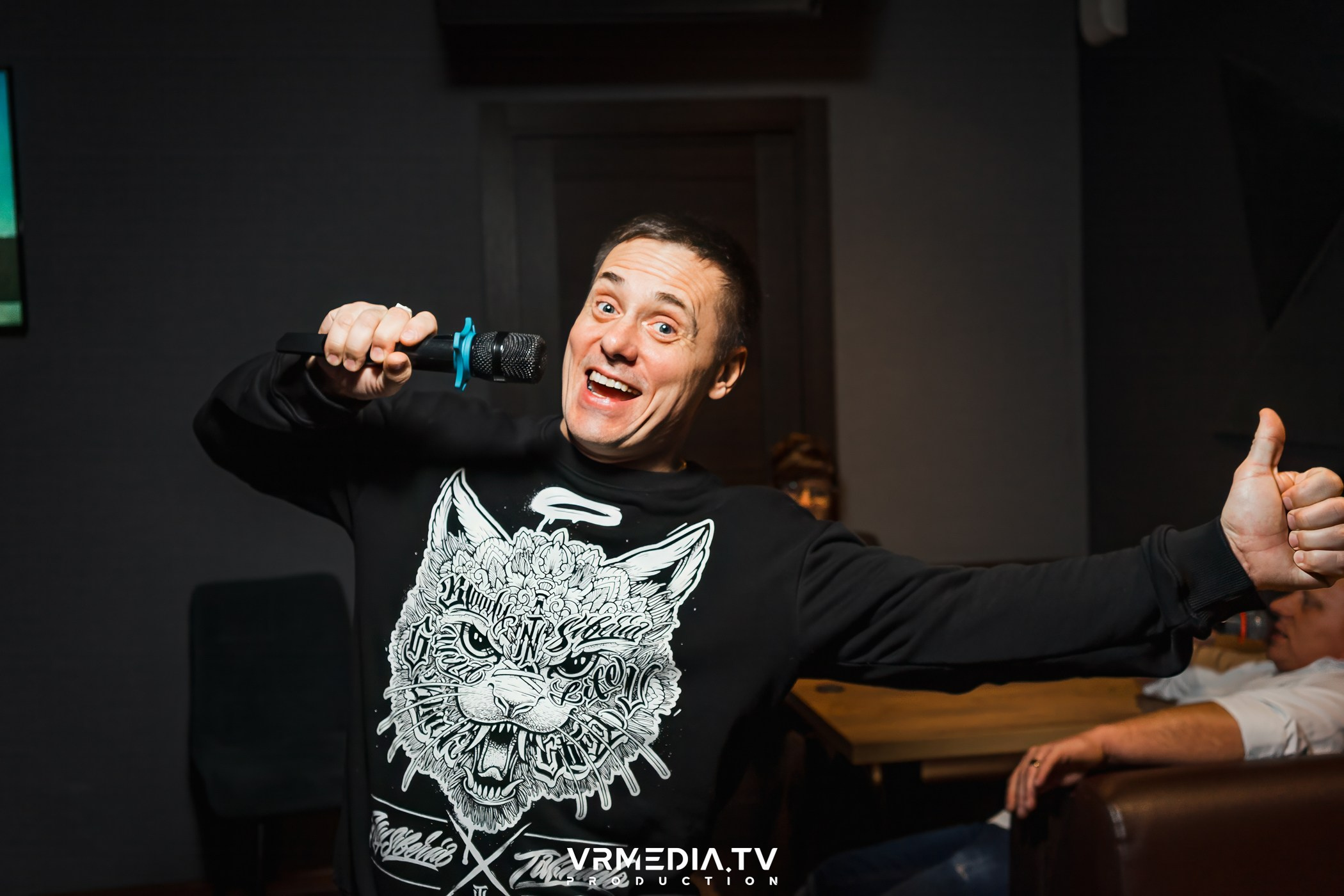 Halloween ARACHNOPHOBIA в баре «Друзья»