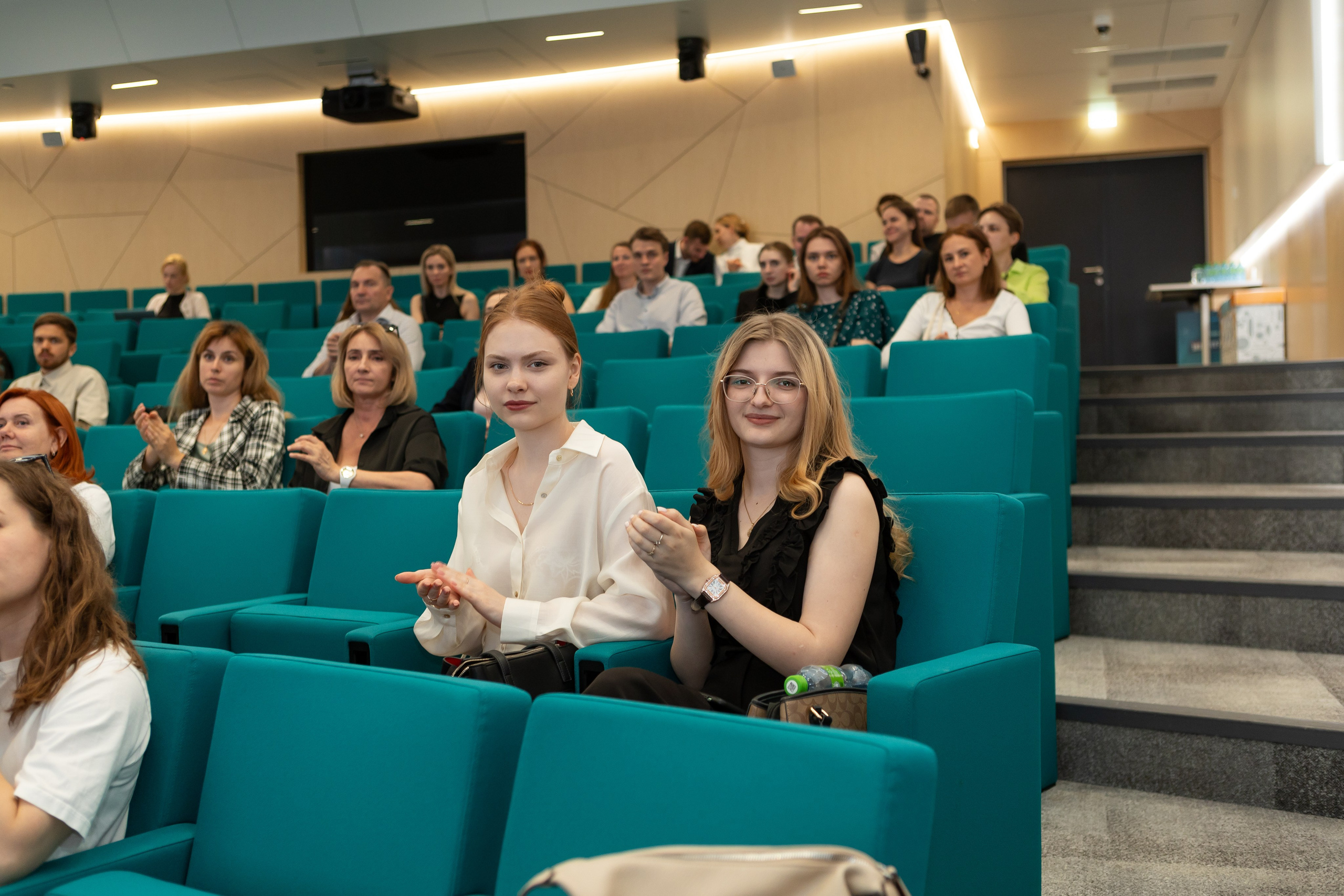 Гостевой визит в «зеленый» офис Сибур. Портретный творческий фотограф в Москве Надя Дудник