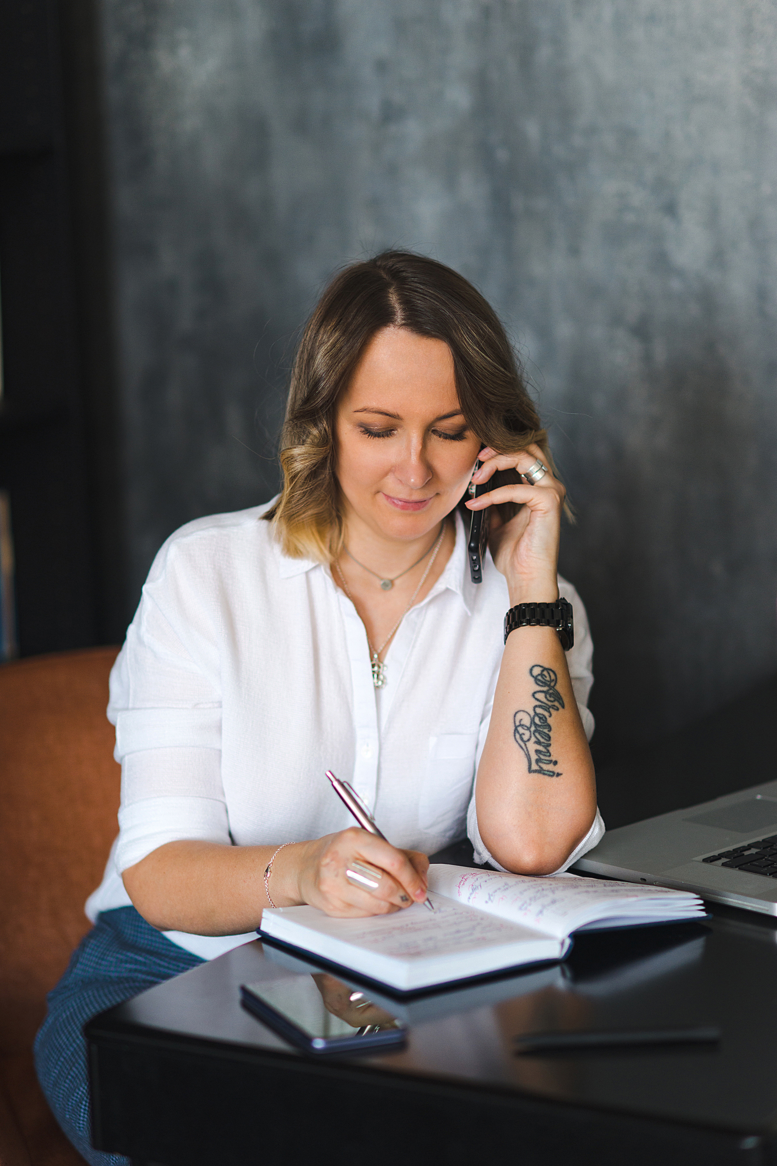 Женский портрет в студии. Женский и семейный фотограф в Санкт-Петербурге Катя Захарова