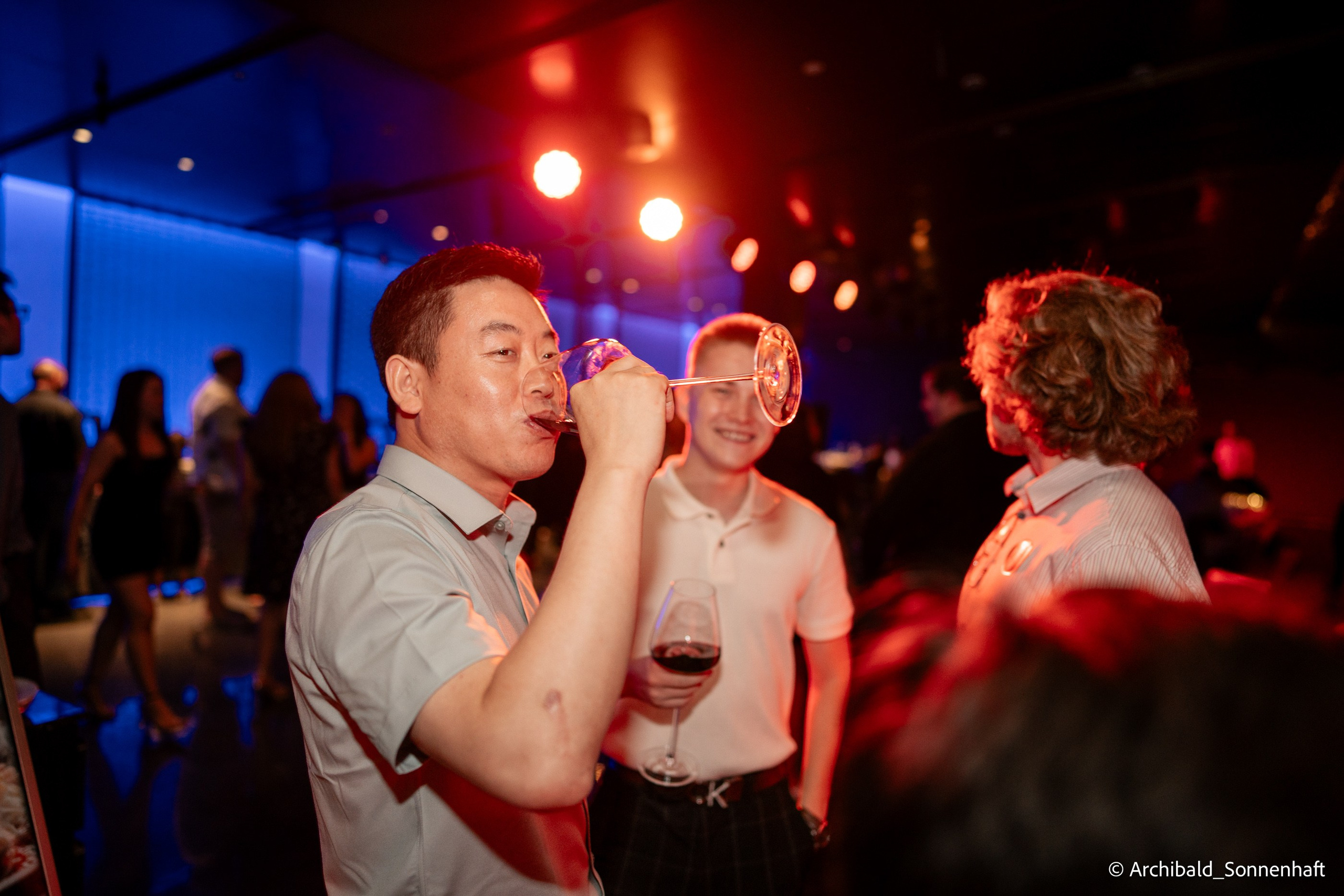 Georgian party. Photographer in Guangzhou, China. Archibald Sonnenhaft