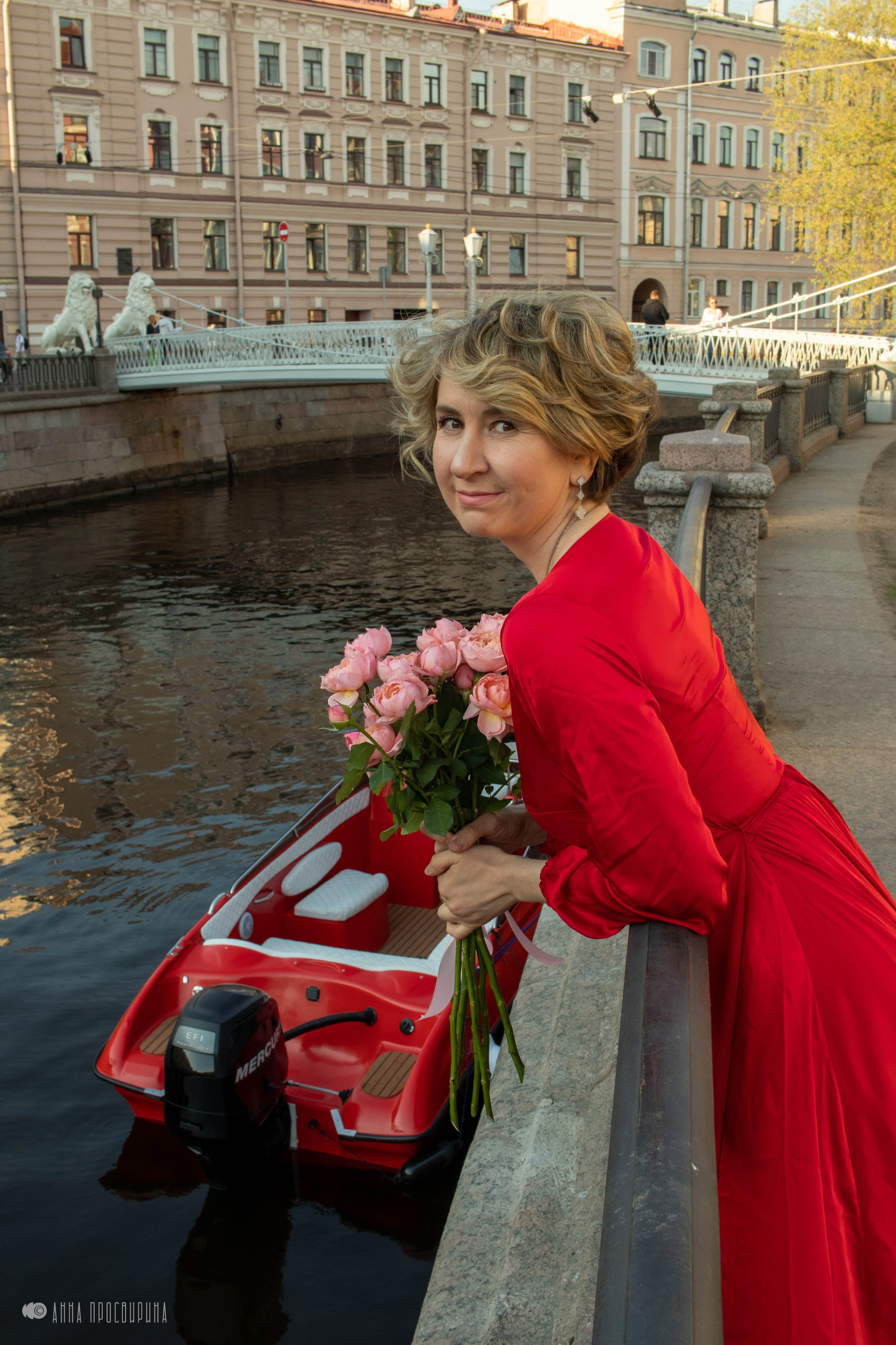 Контент-съемка с цветами, канал Грибоедова. Ваш фотограф в Санкт-Петербурге Анна Просвирина