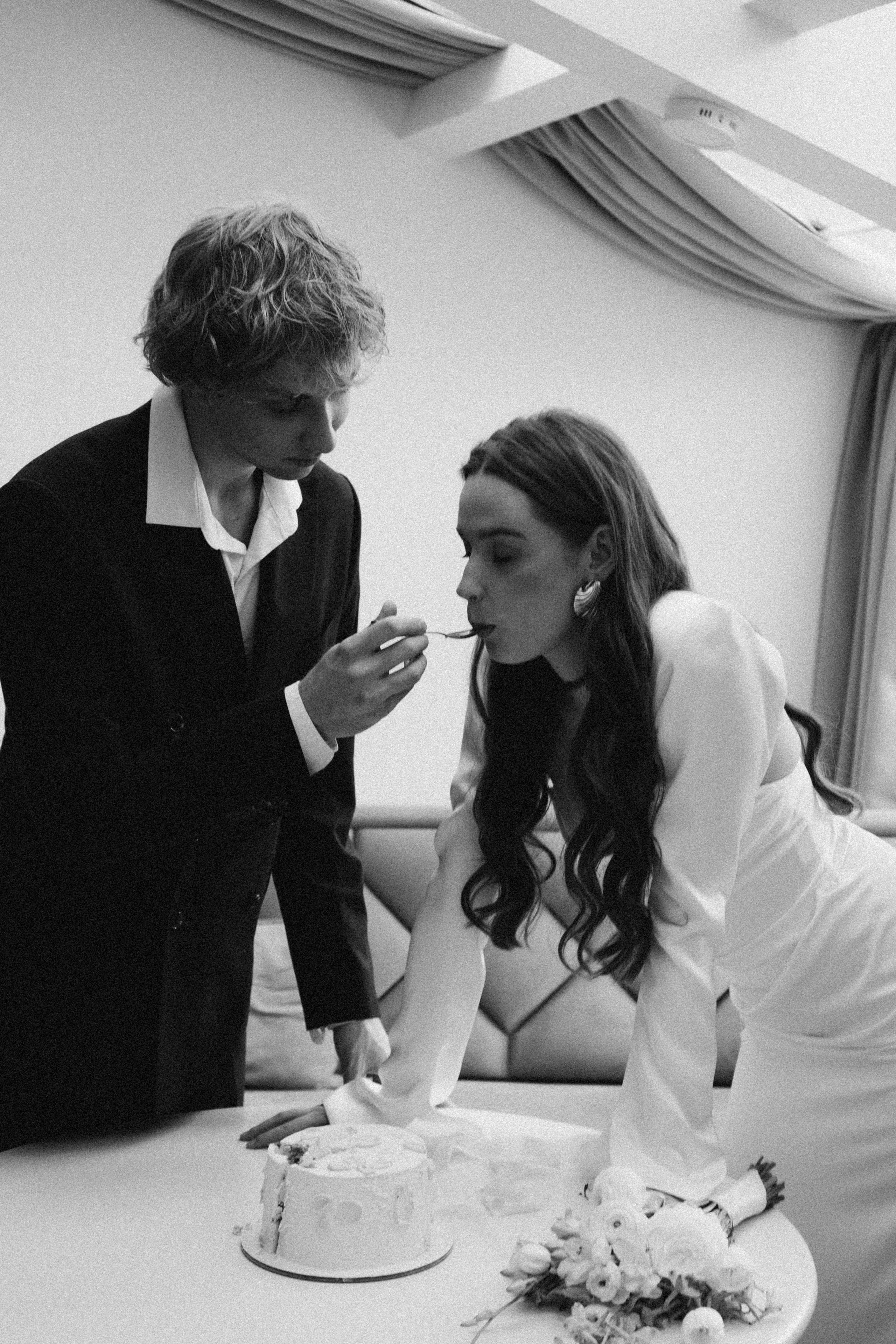 СВАДЕБНАЯ СЬЕМКА В ОТЕЛЕ. СБОРЫ ЖЕНИХА И НЕВЕСТЫ И ТАКЖЕ ТОР И ПОДГОТОВКА К ПРОГУЛКЕ. Профессиональный фотограф, Санкт-Петербург — Виктория Богомолова