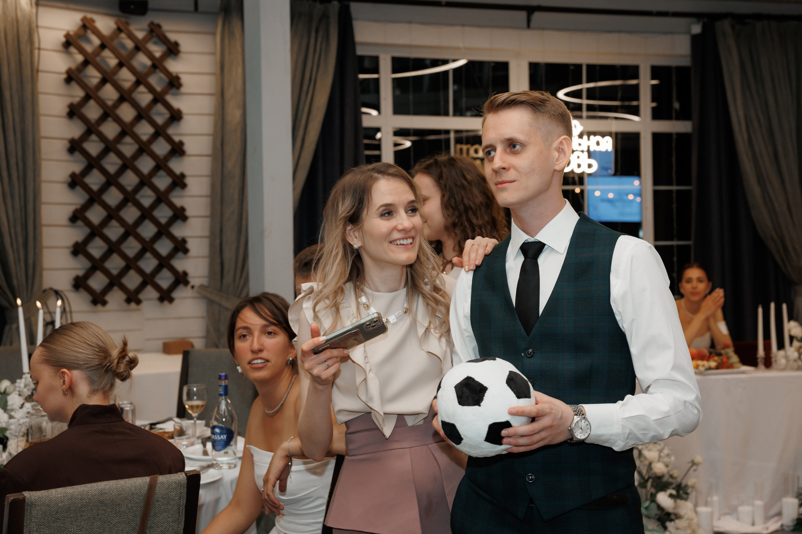 Регистрация в отеле Fish Point, ЗАГС Бутово, прогулка в Остафьево. Свадебный и репортажный фотограф (Москва, Королев и другие)