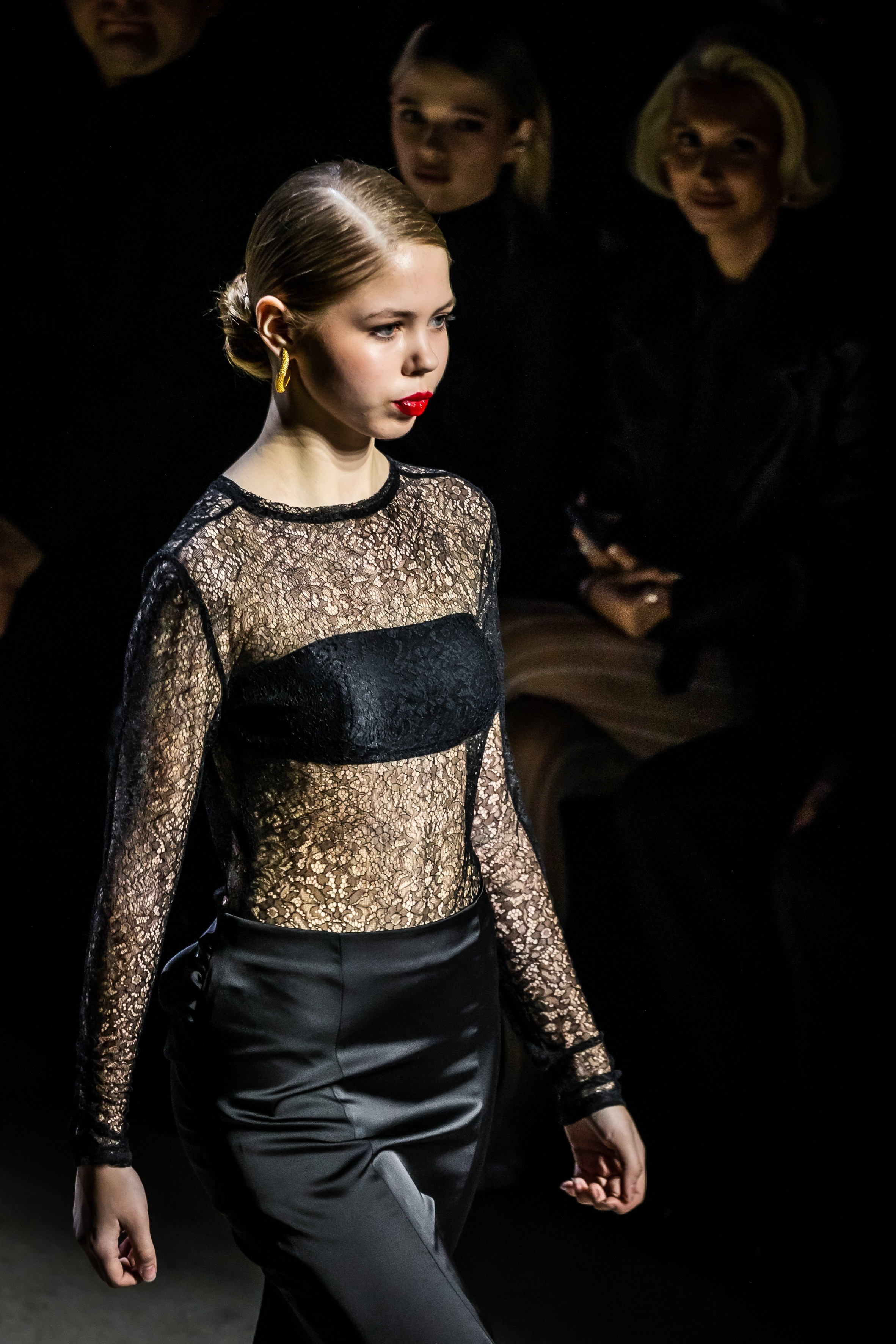 Съёмки модных показов. Фотограф в Москве — Рина Серёгина — съёмка в студии и репортаж