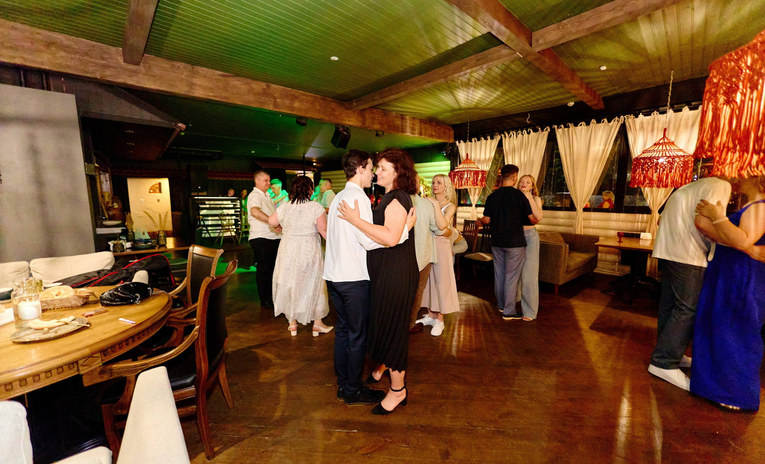 Выпускной 35 Сош. Фотограф Выпускные альбомы Таганрог Сергей Коробченко