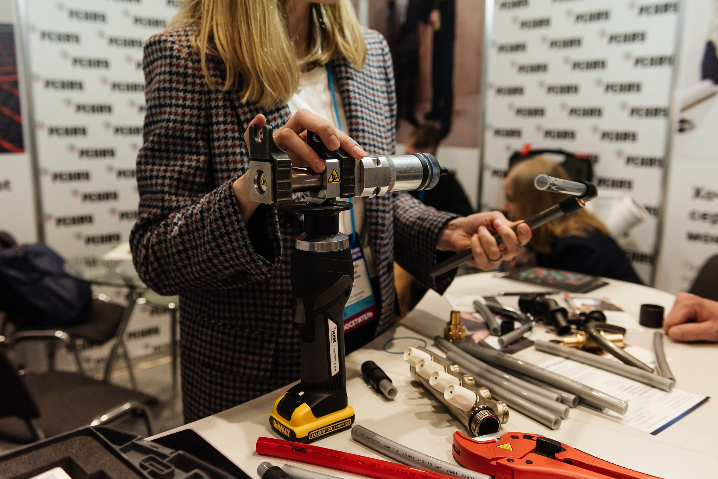 Репортажная съёмка на форуме ЭТМ. Свадебный фотограф в Санкт-Петербурге Венера Ахметова