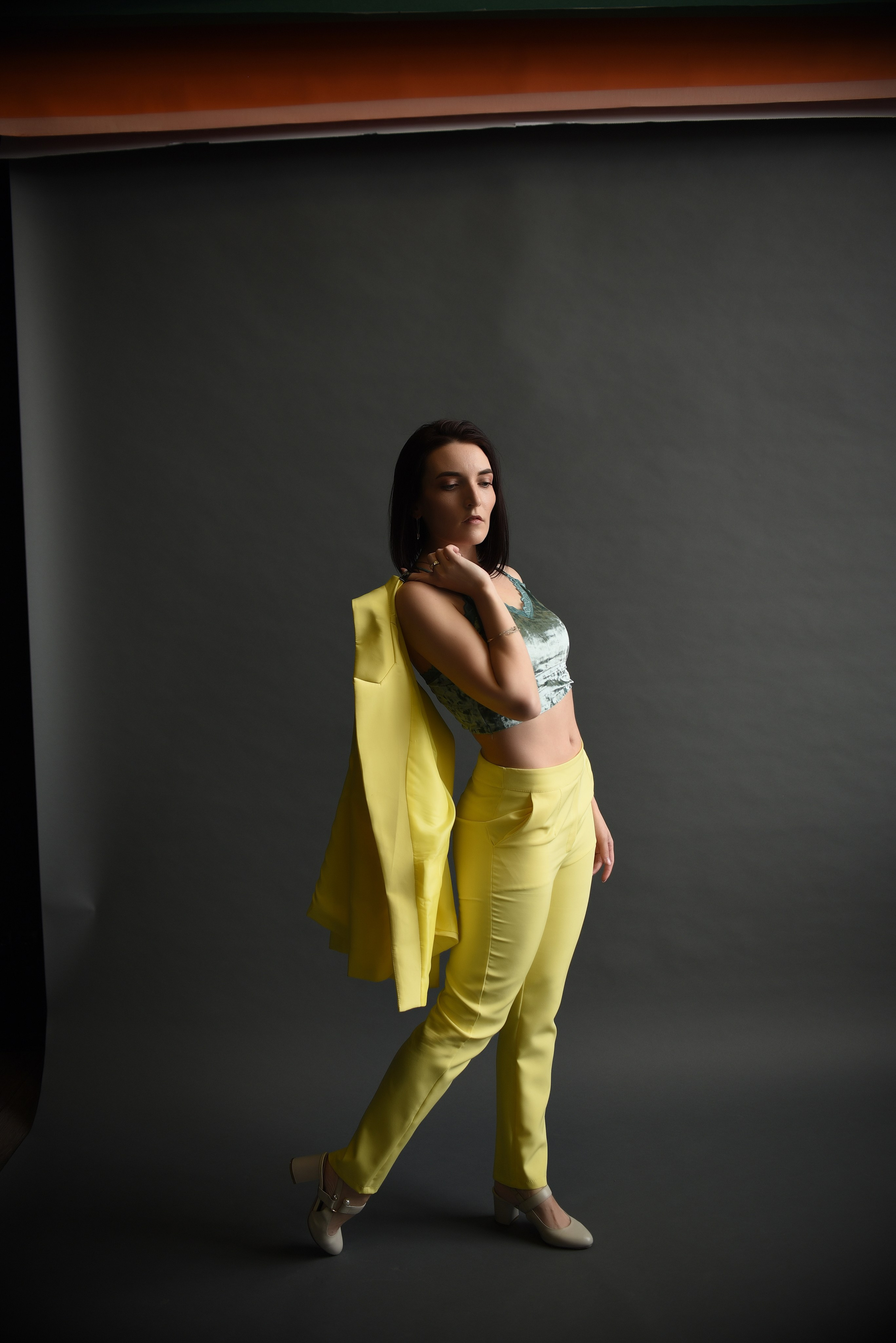 Индивидуальная студийная. Свадебный, семейный, детский, контент фотограф в Омске Максим Ильин