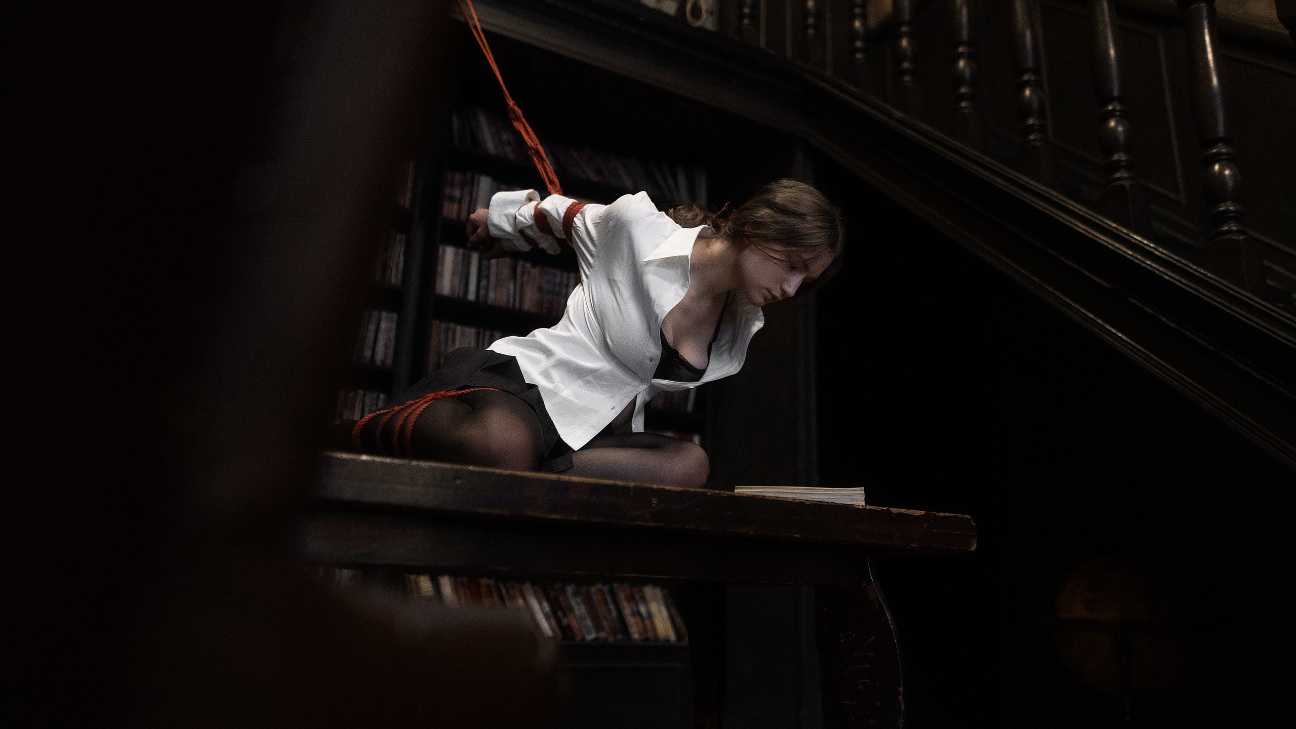 Маша, библиотека. Фотограф Никита Локтионов Москва