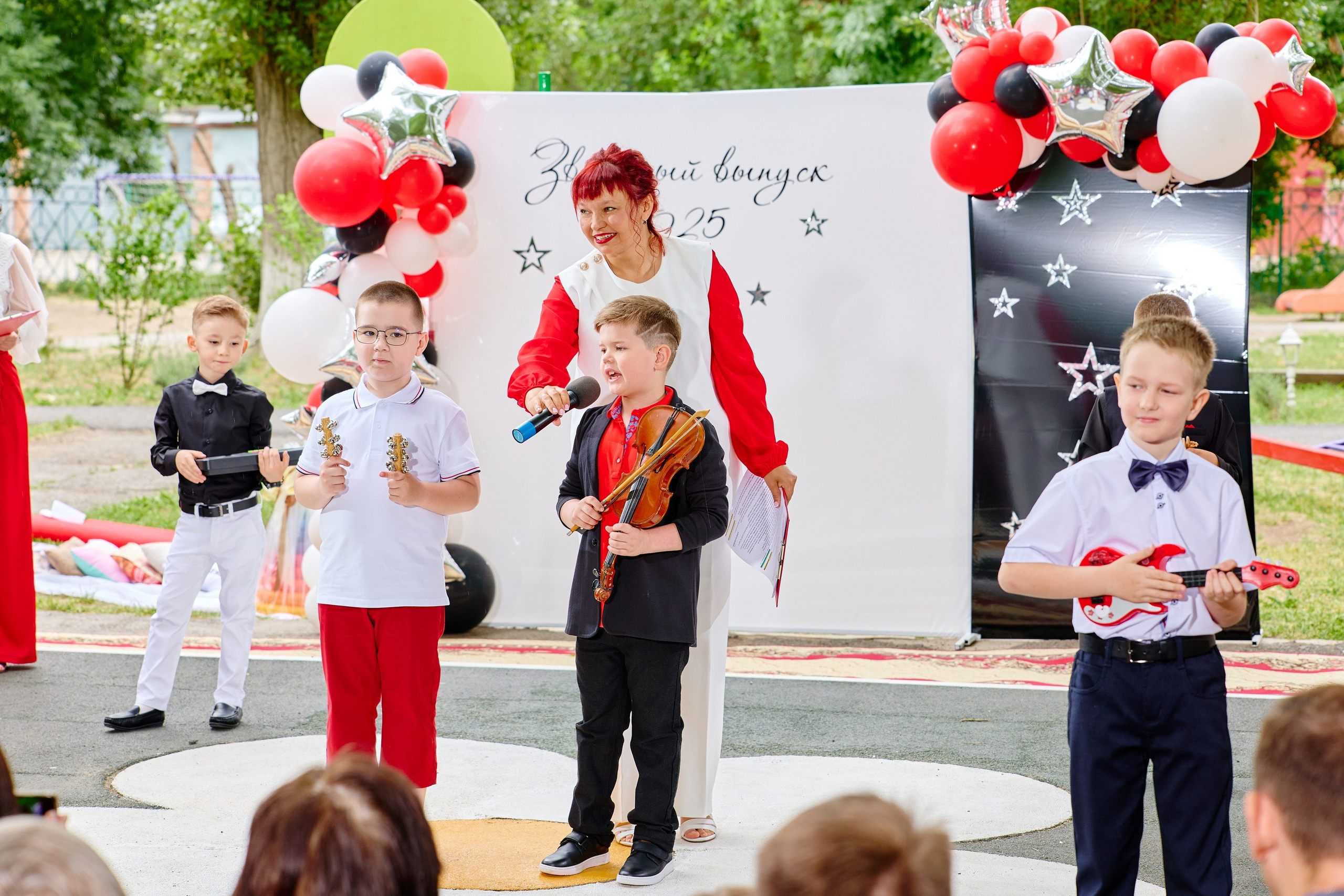 Выпускной 45 сад. Фотограф Выпускные альбомы Таганрог Сергей Коробченко