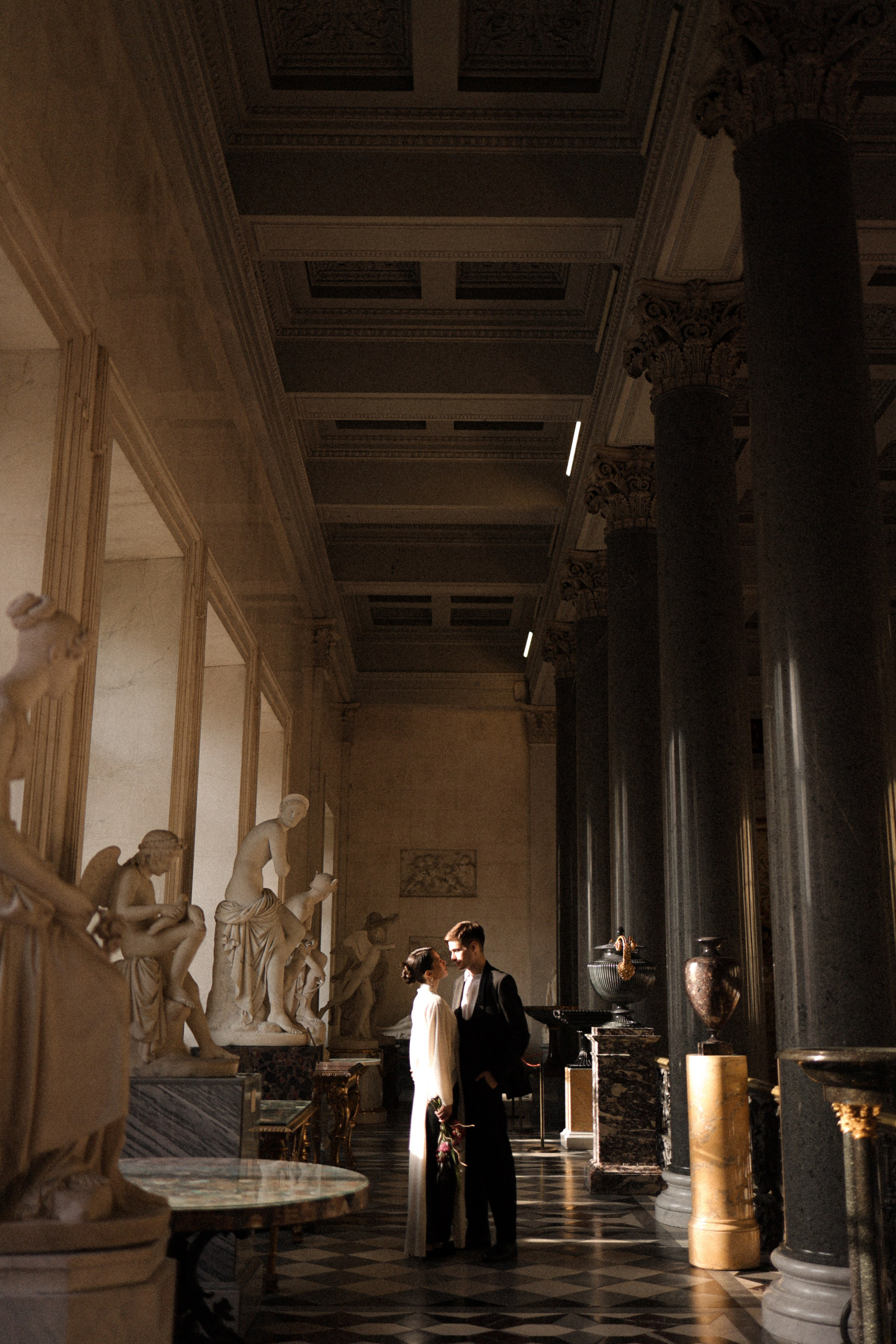 Гриша и Саша Эрмитаж. Семейный свадебный фотограф Семен Егоров