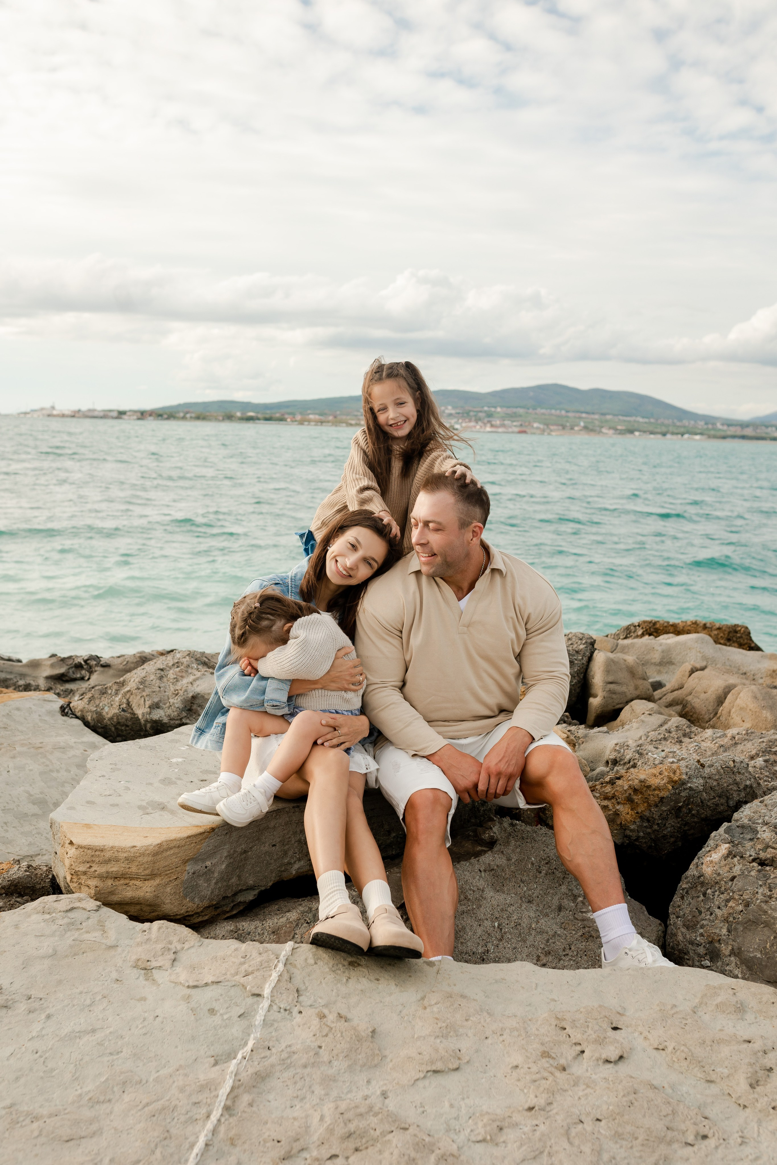 Алена, Сергей, Нина и Маша. Фотограф в Геленджике, Архипо-Осиповке, Абрау-Дюрсо, Кринице Виктория