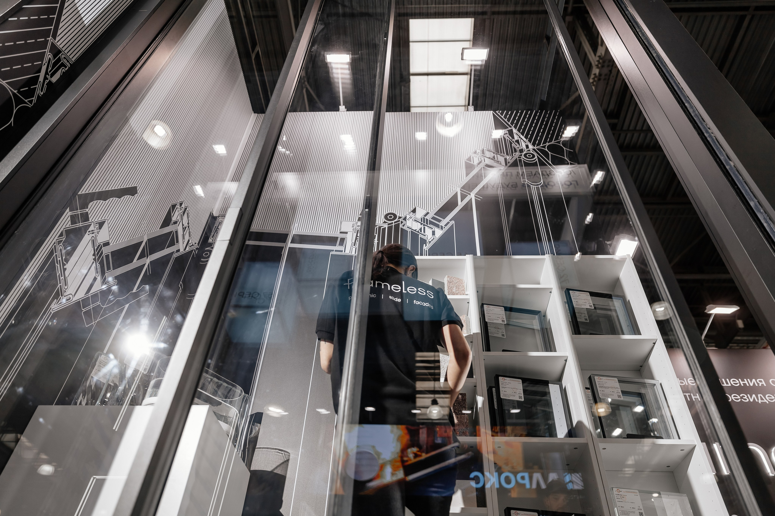 Frameless на выставке mosbuild. Профессиональный фотограф Инесса Новикова в Москве