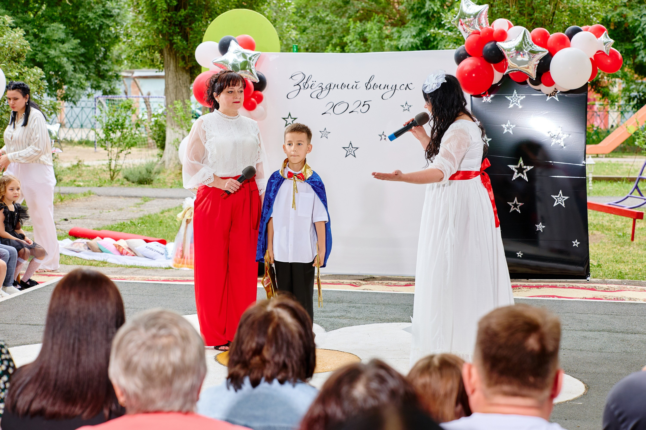 Выпускной 45 сад. Фотограф Выпускные альбомы Таганрог Сергей Коробченко