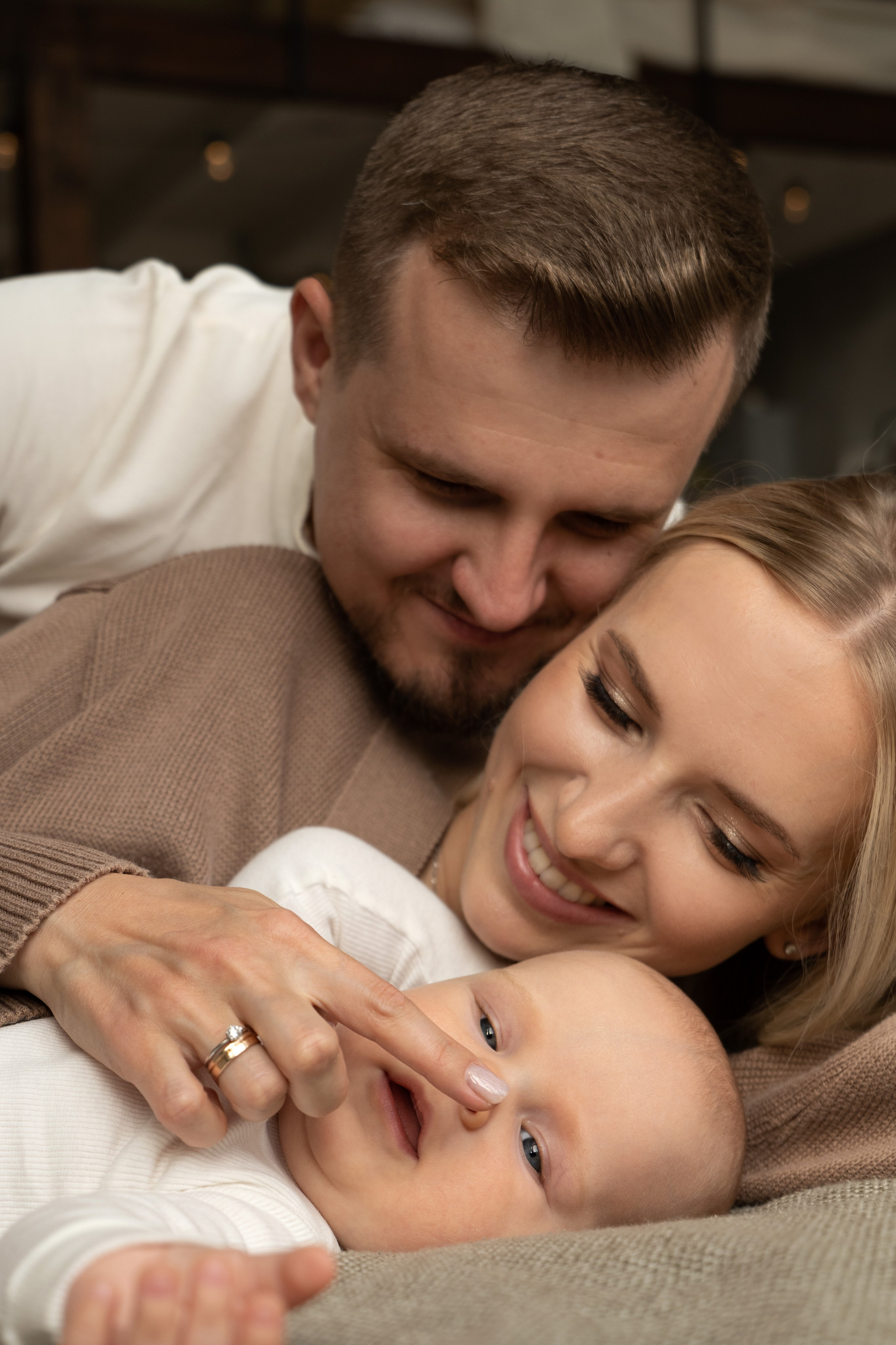 Студийная семейная фотосессия. Фотограф видеограф Ольга Василевская