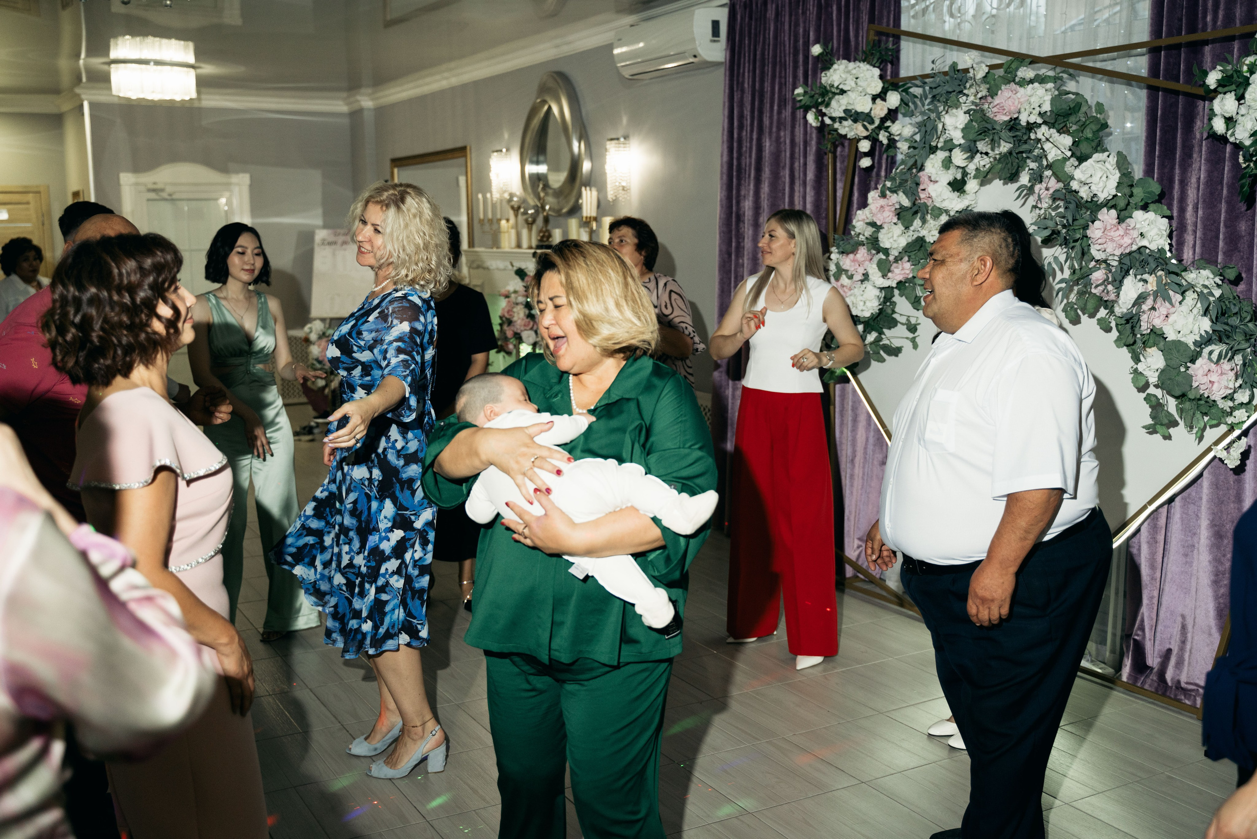 Ильнур и Динара. Свадебный день. Отбор. Кафе Ля делис. Семейный и свадебный фотограф Молодзяновская Елена