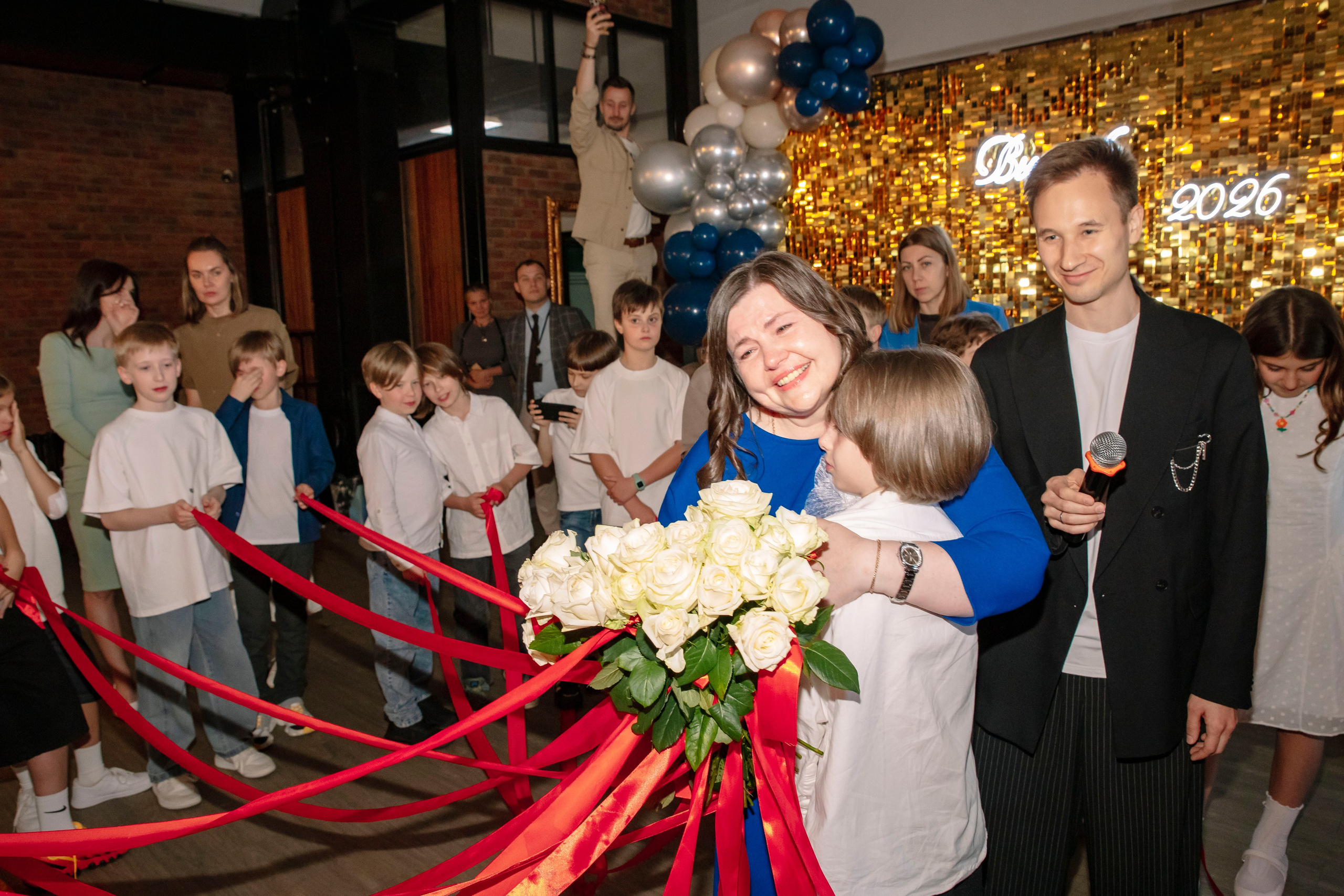 Выпускной 2026, Школа № 548, Класс 4 «Е». Профессиональный фотограф в Москве | Заказать фотосессию и съемку