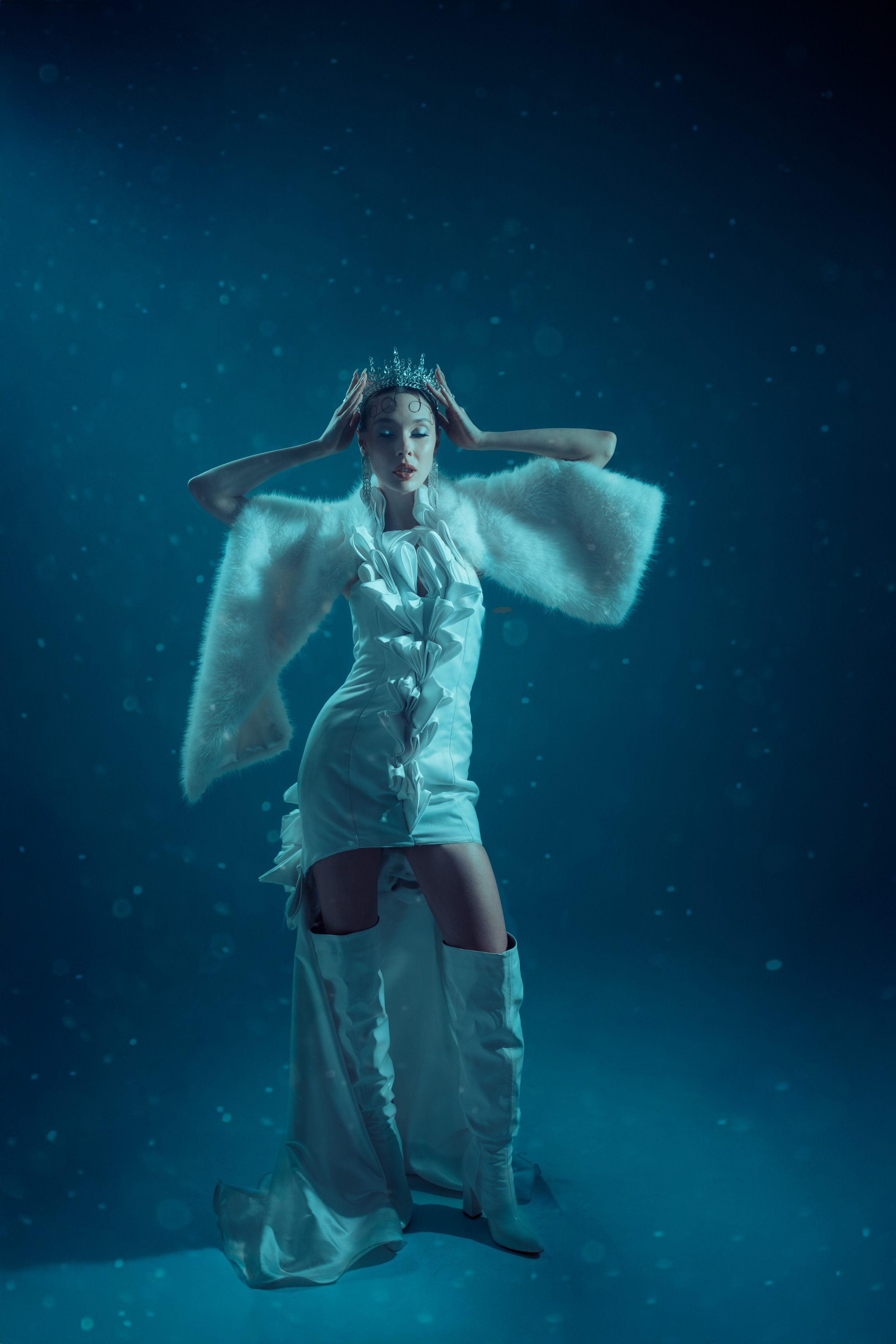 Fashion editorial. I’m Julia Idamzhapova, a photographer based in Lisbon, creating natural and timeless images