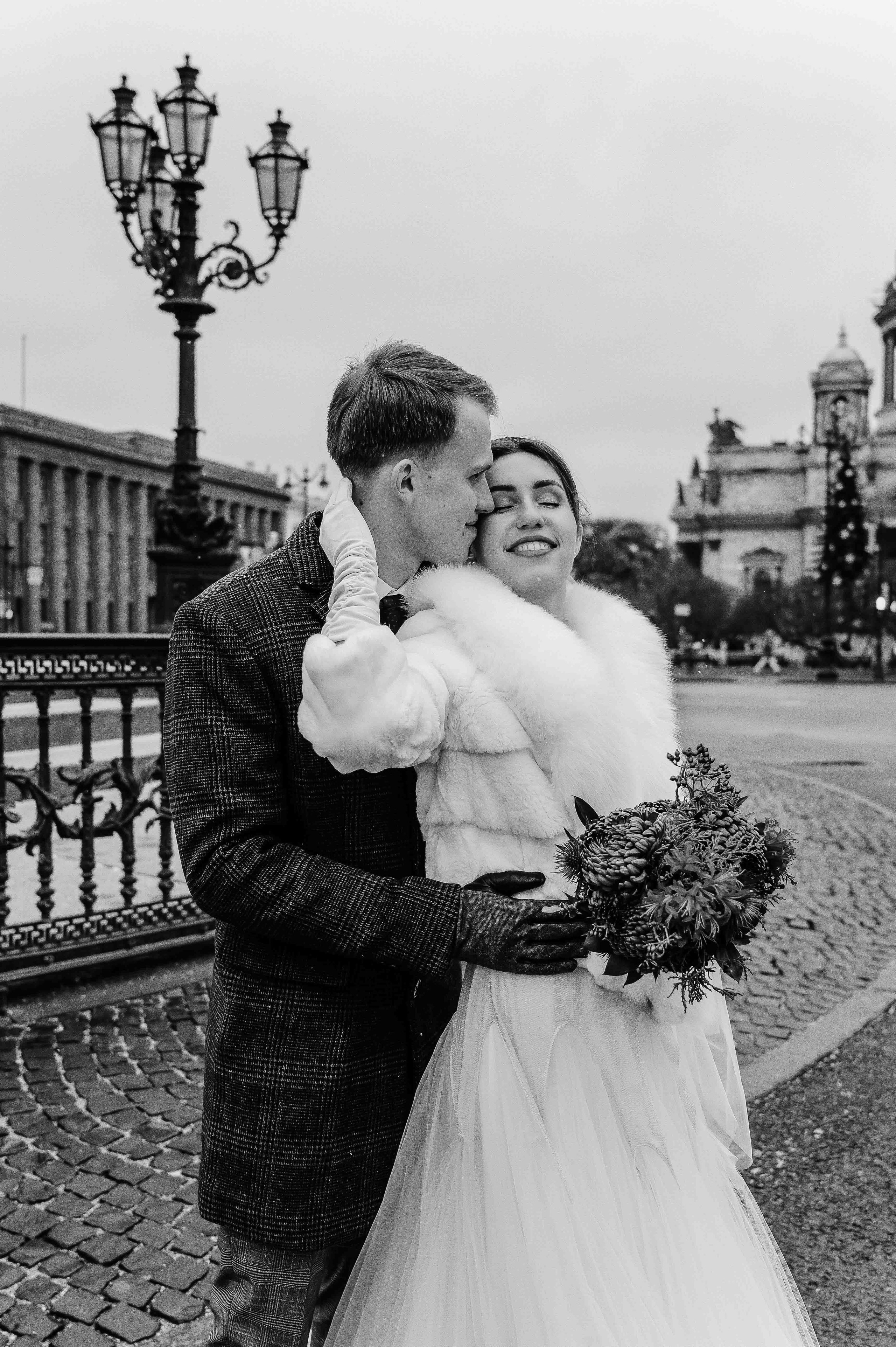 Утро невесты в гостинице. Свадебный и семейный фотограф в Котласе Никита Попов