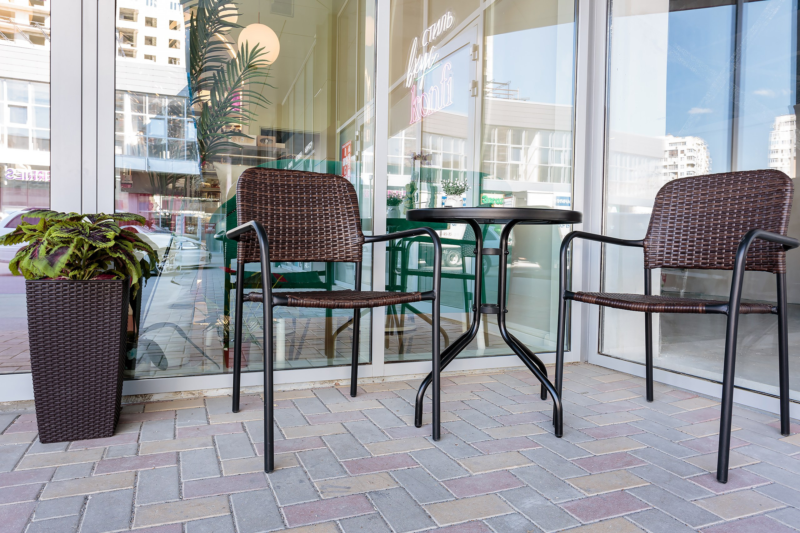 Экстерьер кофейни-кондитерской Konfi