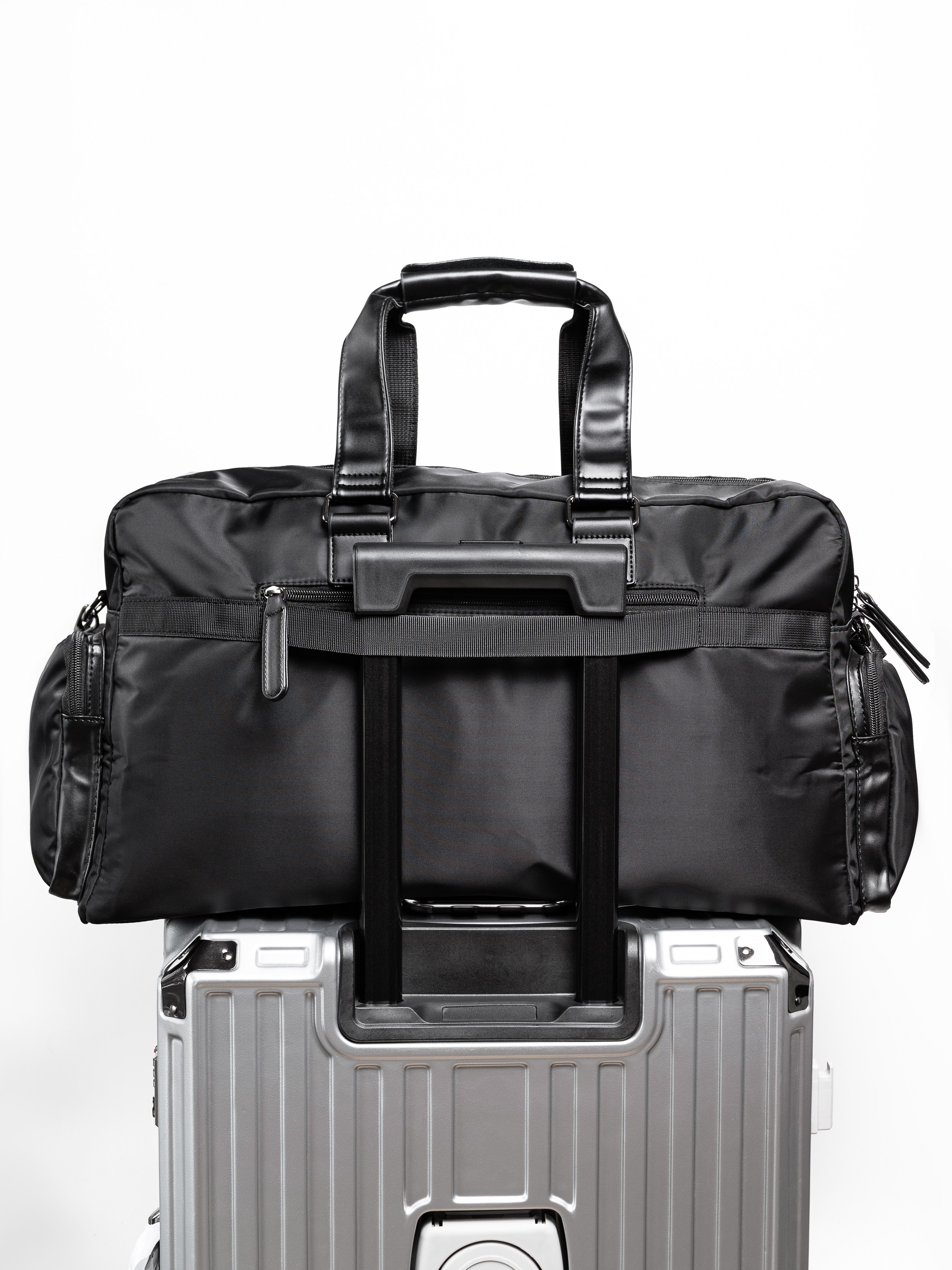 Сумки спортивные предметка. Предметный фотограф, фото для маркетплейсов Пятигорск, КМВ