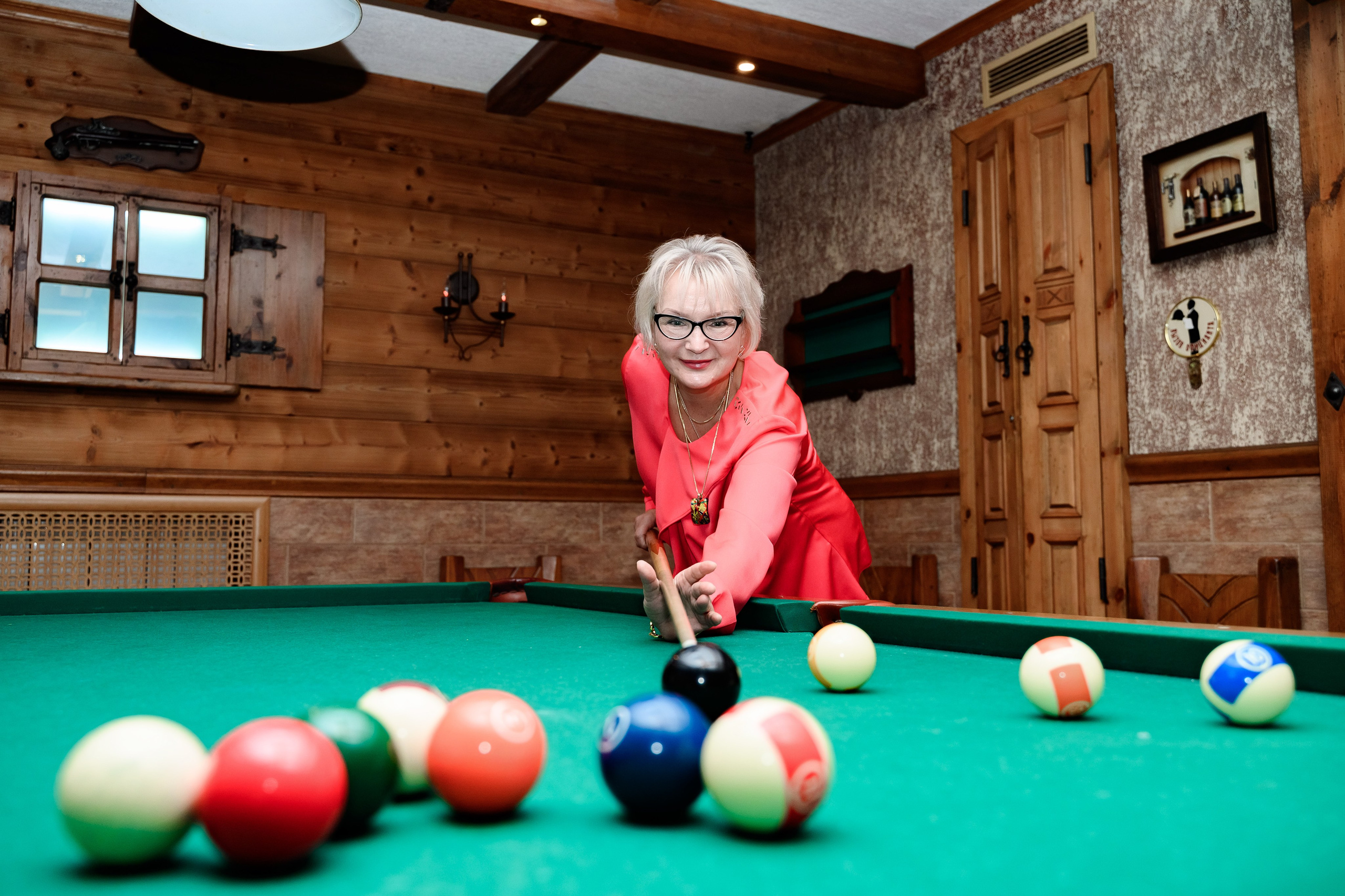 Профессиональный фотограф на юбилей со своим световым оборудованием недорого в СПб.