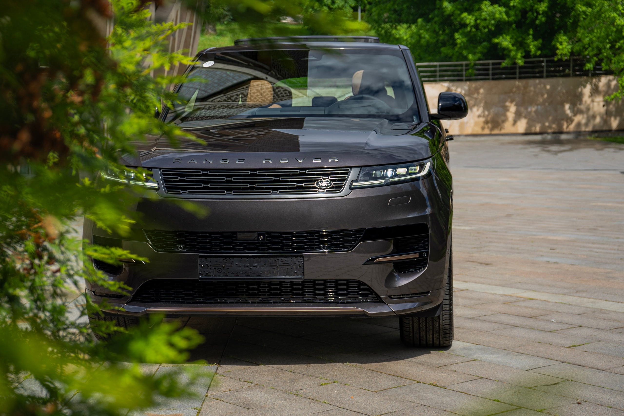 Range Rover Sport 2026. Автомобильный фотограф Ногинск Денис Городок