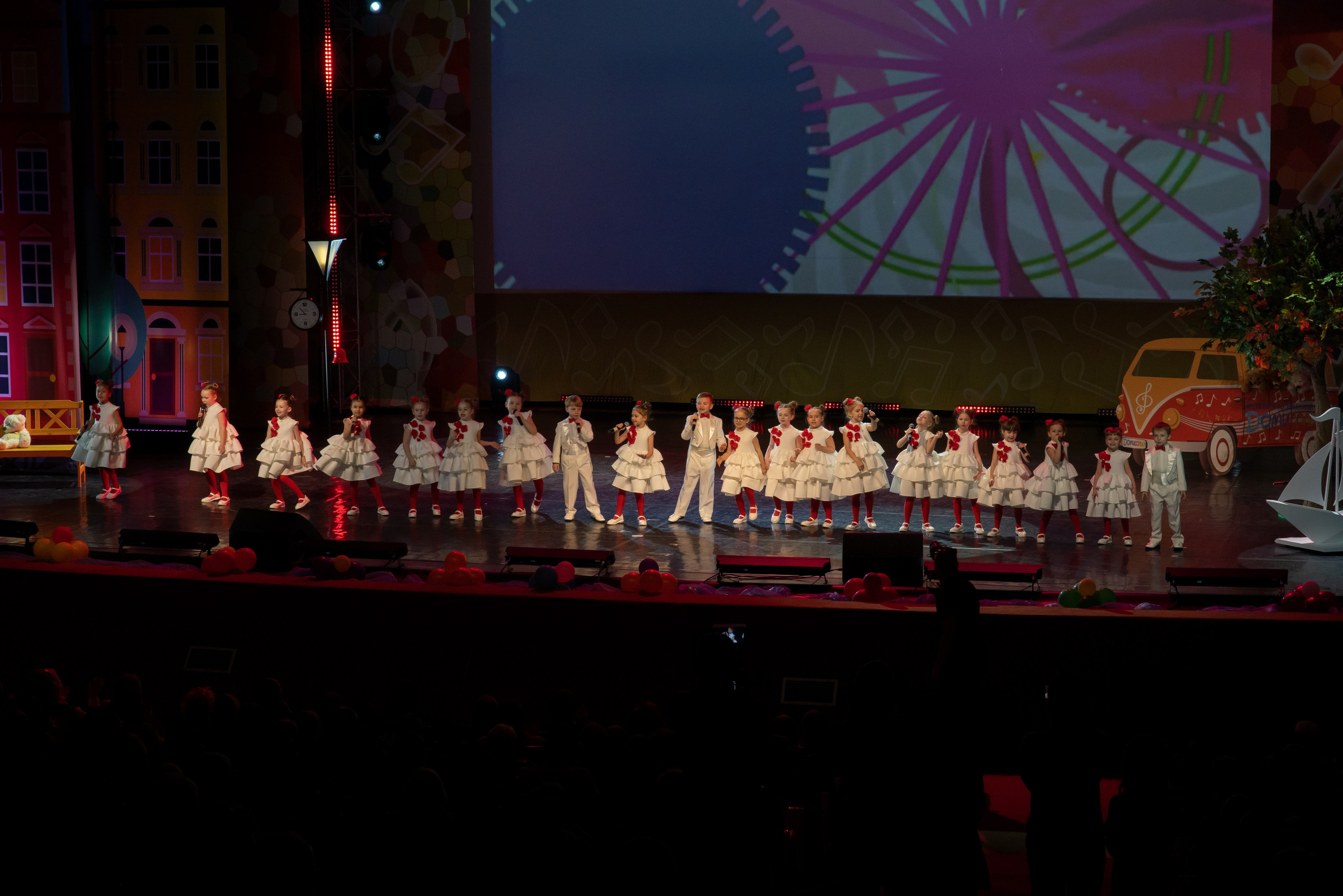 Съёмка концерта для Домисольки, большой концертный зал Космос. «Студия DRONAVT`s» — видеосъёмка и фотография г. Москва