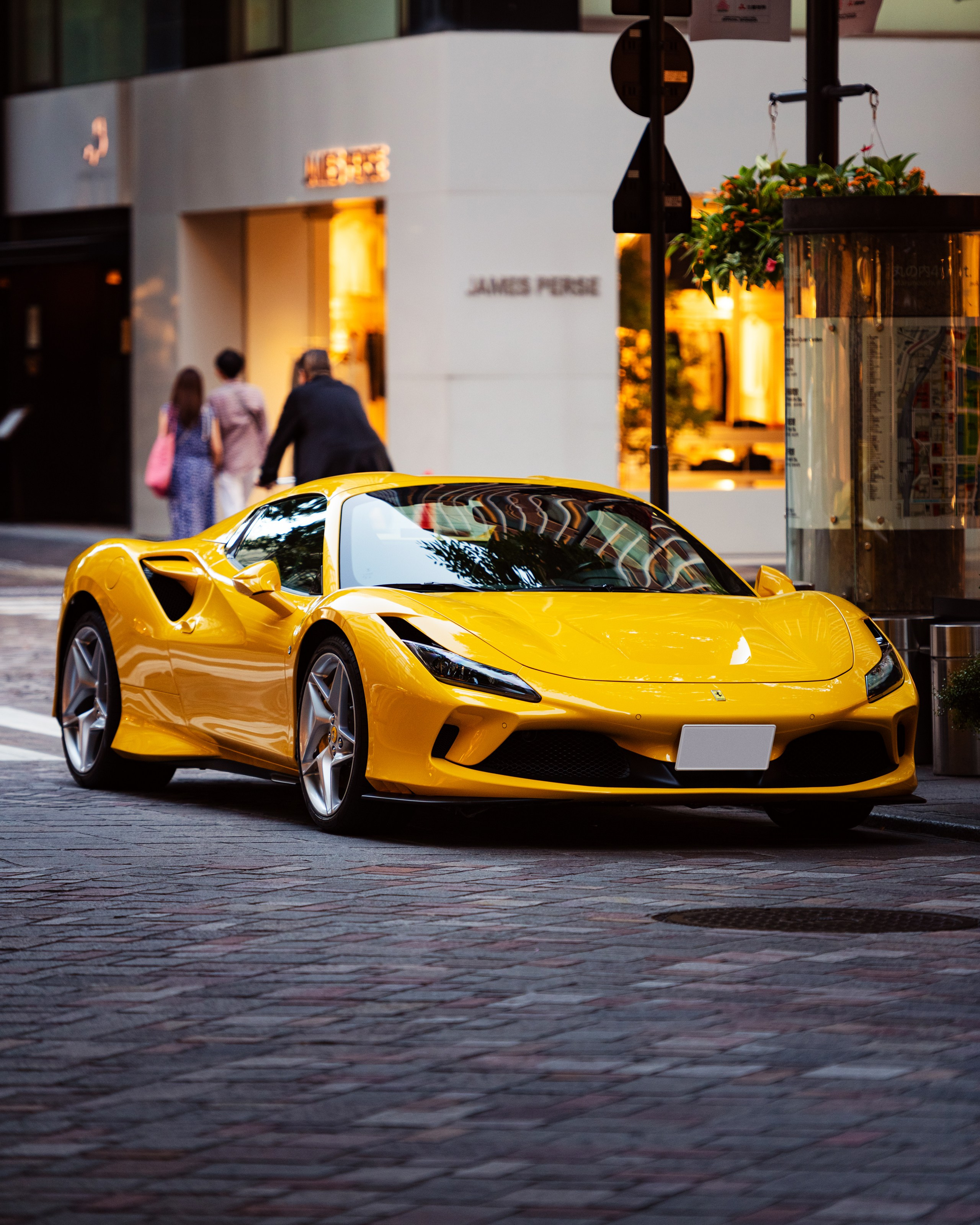 Cars in Tokyo. Photographer in Tokyo Anatolii Ozarto
