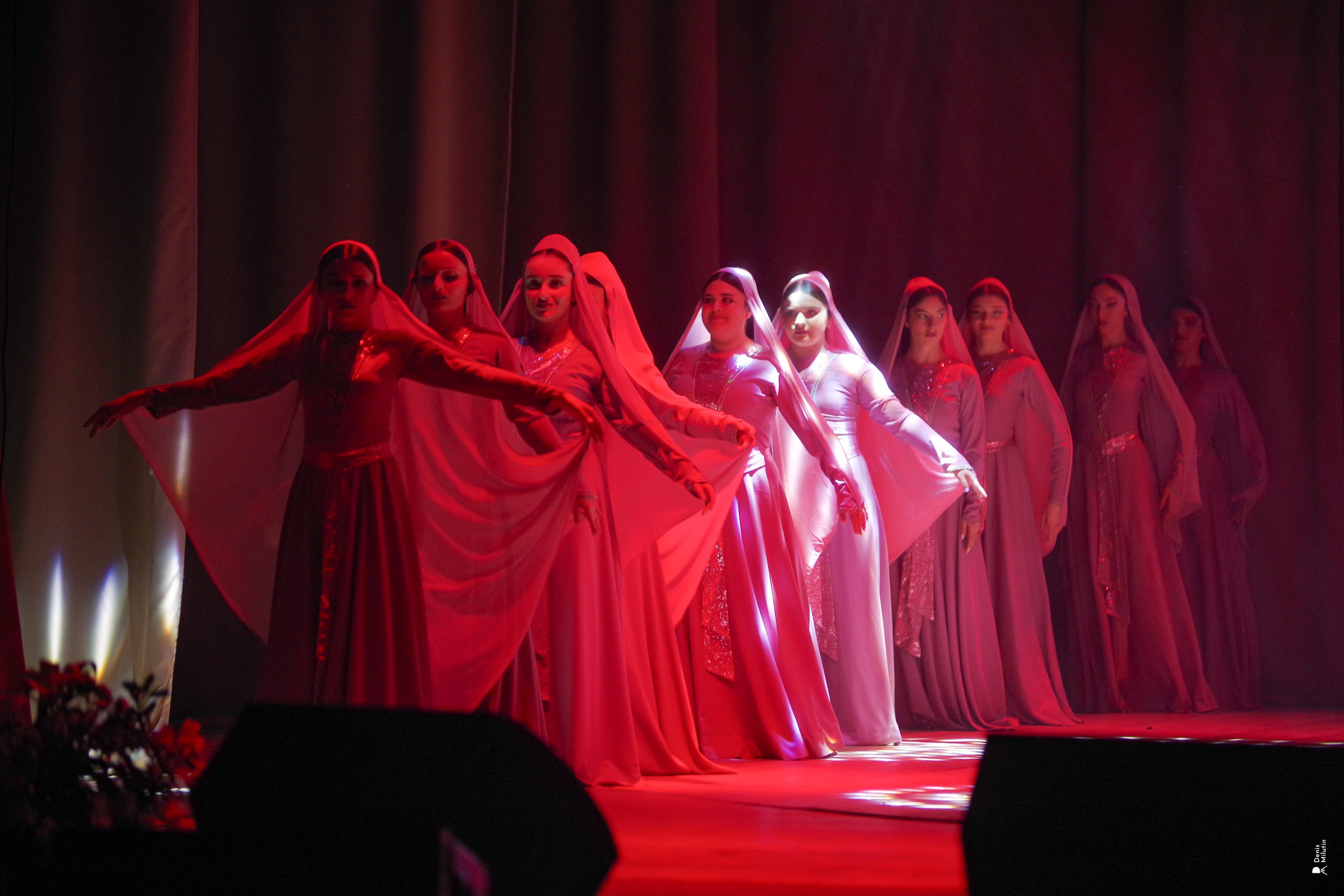 Танцы в Хоби. Портретный фотограф Денис Милютин