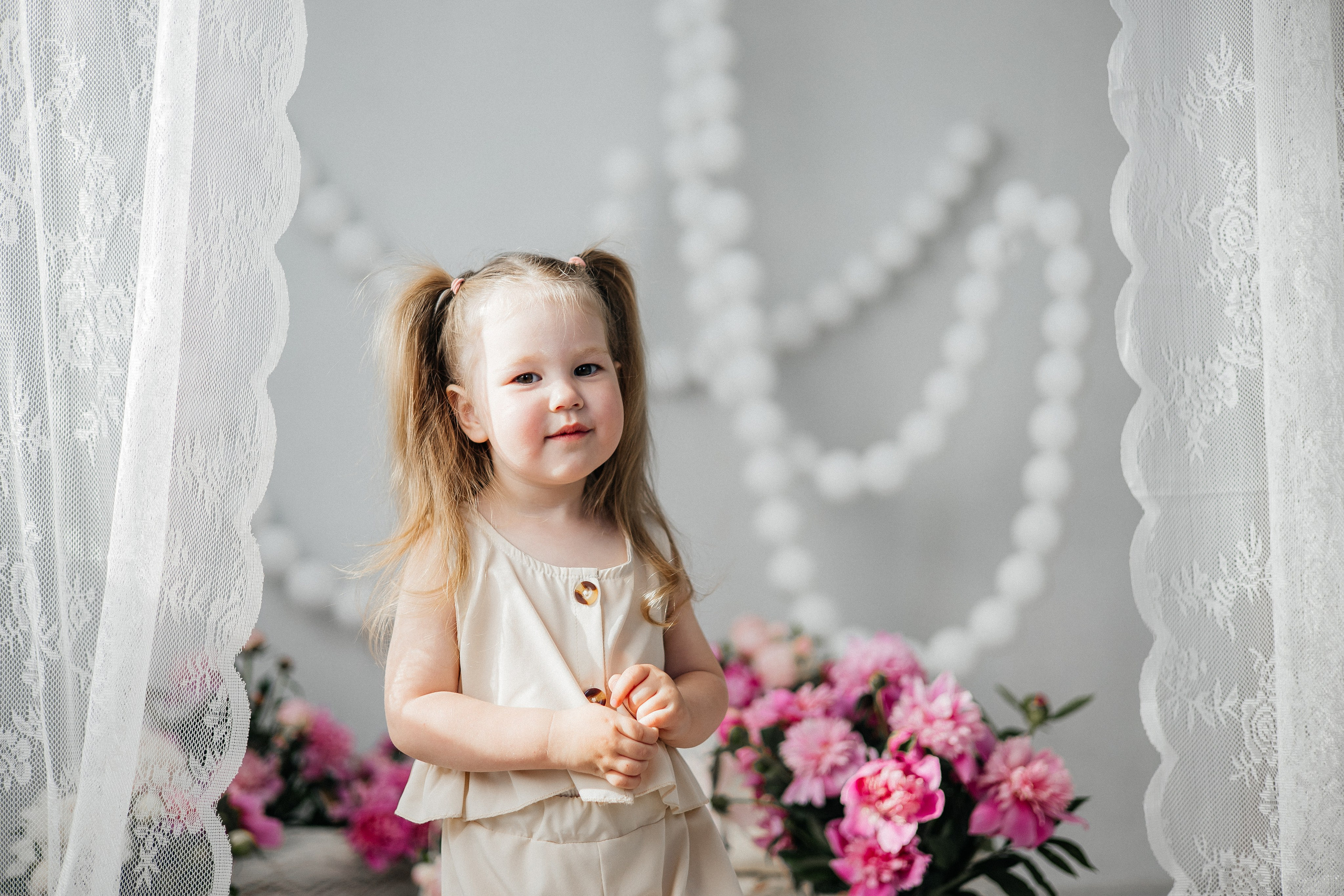 С пионами (сезонная). Фотограф новорождённых Екатерина Боброва. Ульяновск