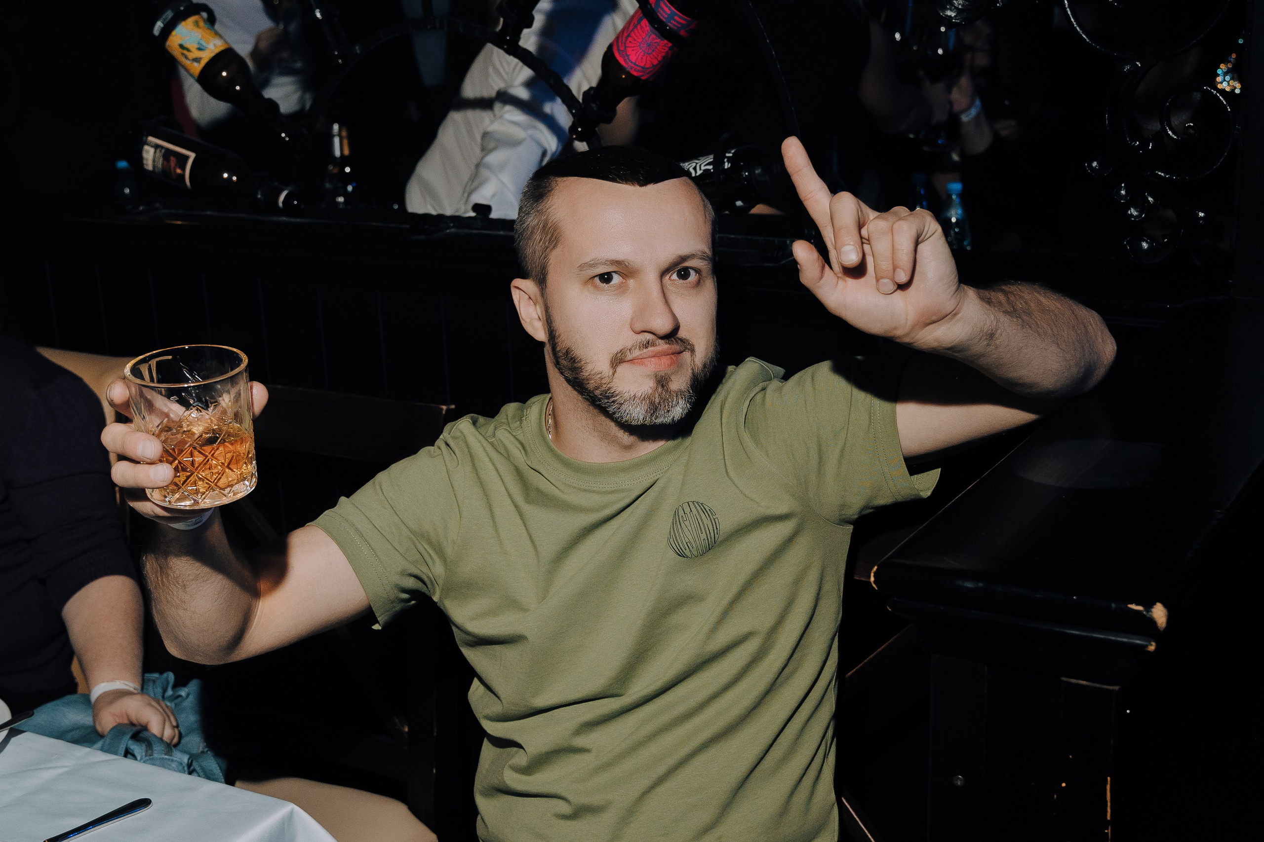 20 ЛЕТ МЕГАПОЛИС ЧЕЛЯБИНСК ХЕДЛАЙНЕР ЕЛКА. Репортажный фотограф Зуев Роман г. Челябинск