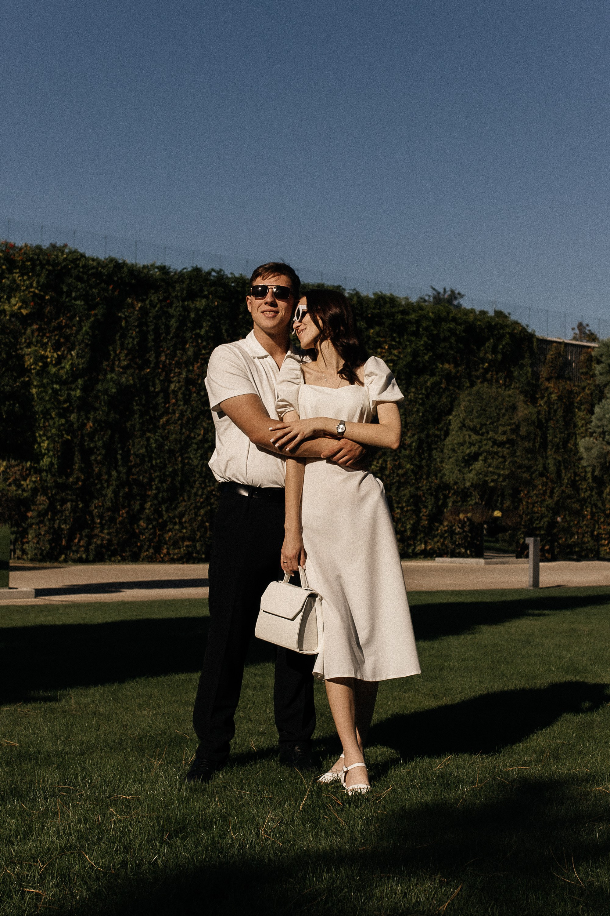 Свадебная фотосессия в парке Галицкого. Свадебный и семейный фотограф Виолетта Сидельникова. Краснодар, Россия, Беларусь, Европа