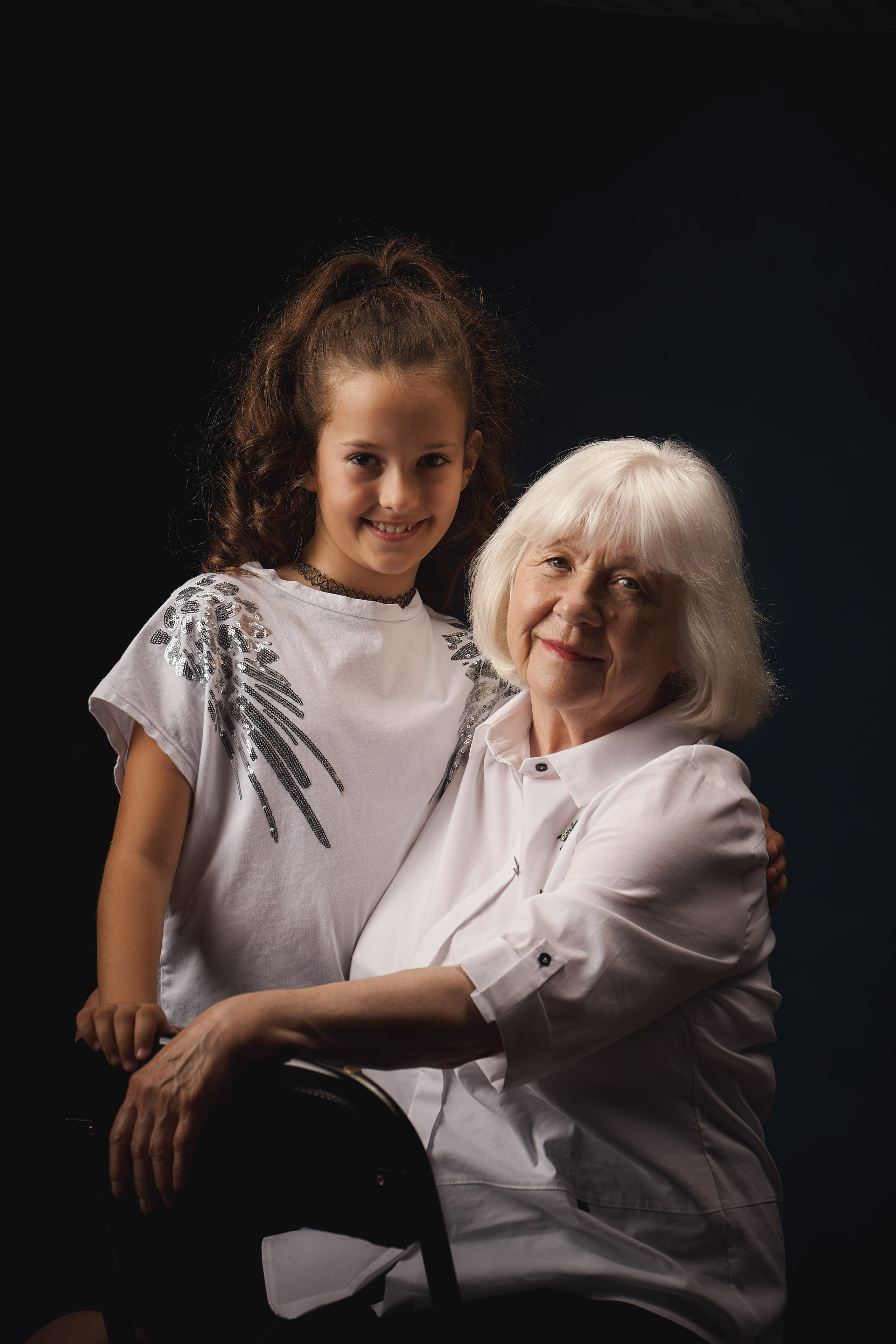 Портретная семейная фотосессия в студии. Семейный фотограф Евгений Опарин