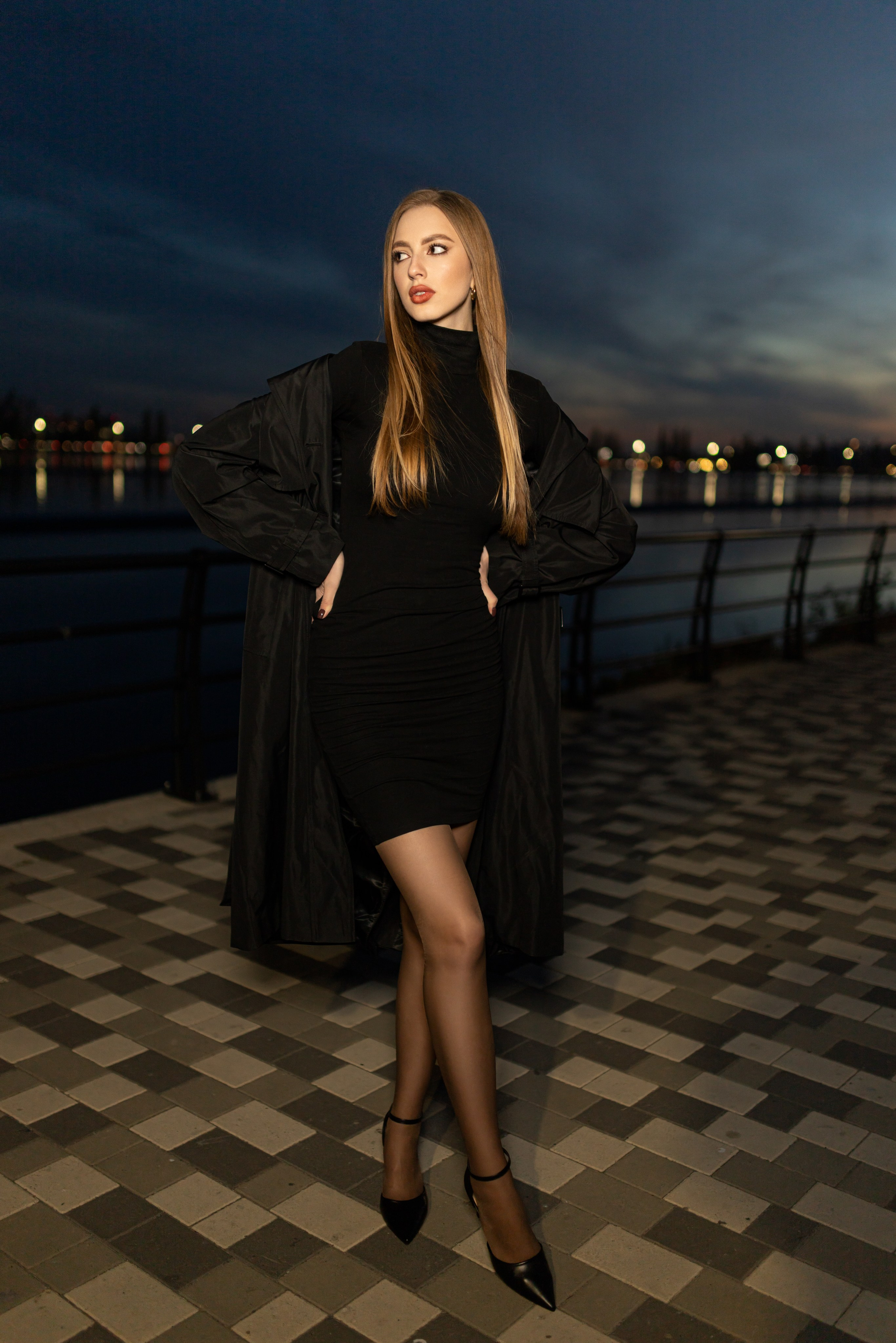 Вечерняя съемка с Ксенией на улице с импульсным светом для «себя». Дмитрий Шульгин, портретный фотограф в Воронеже