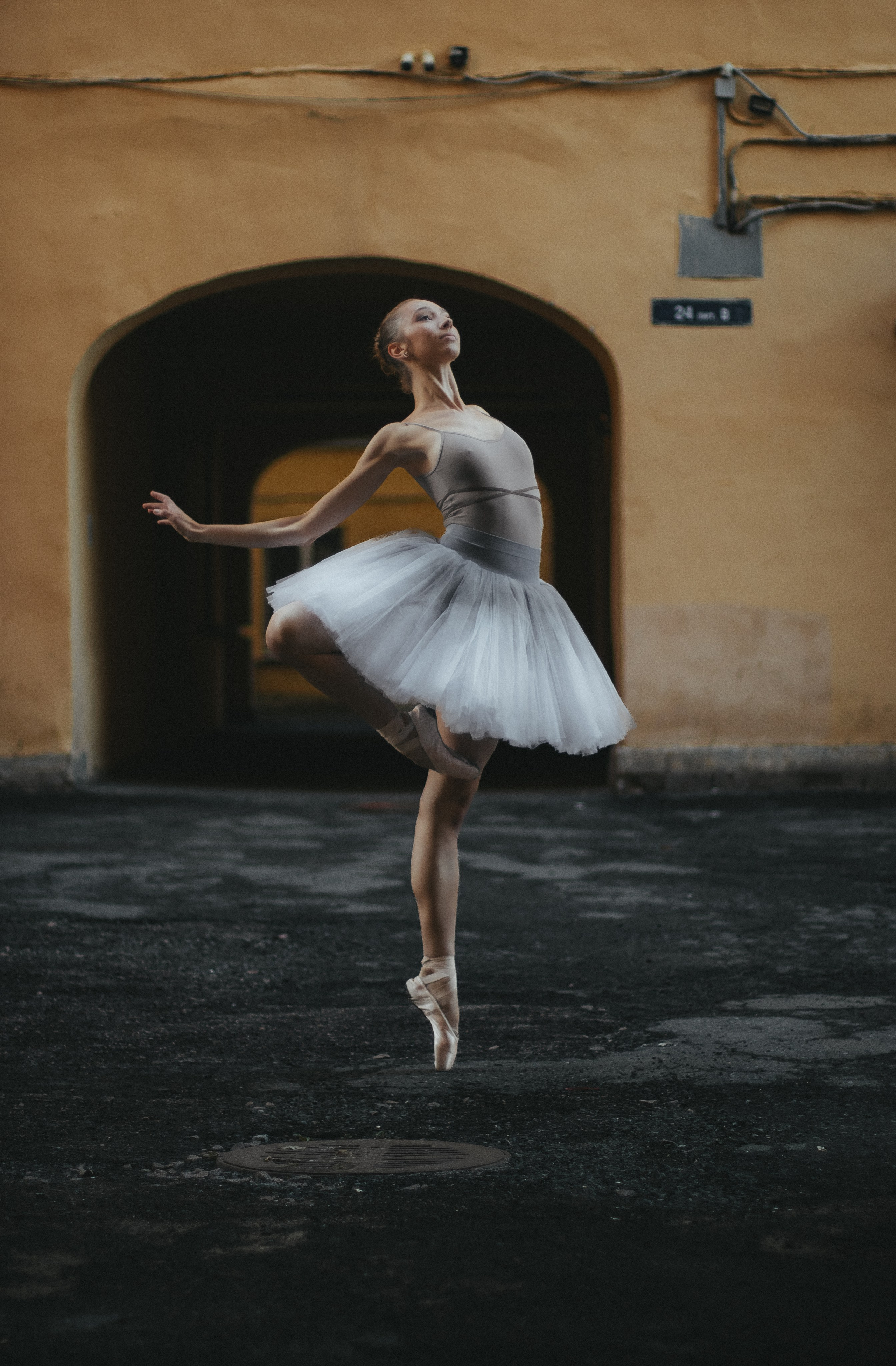 P O L I N A. Портретный и уличный фотограф в Санкт-Петербурге Сергей Кутьин