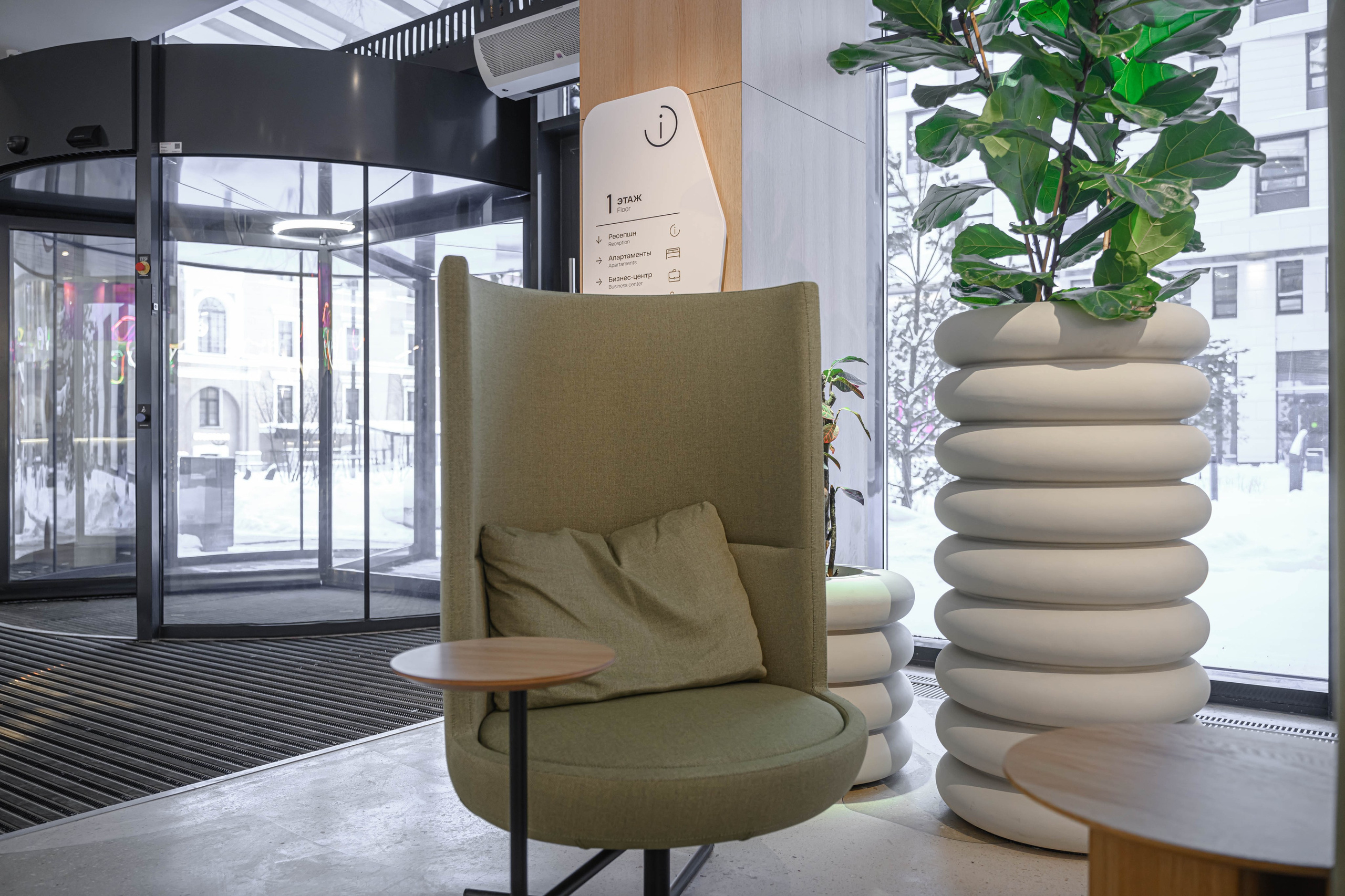 Фотосъемка мебели кофейни в холле аппартаментов Well. Интерьерный и репортажный фотограф в Санкт-Петербурге