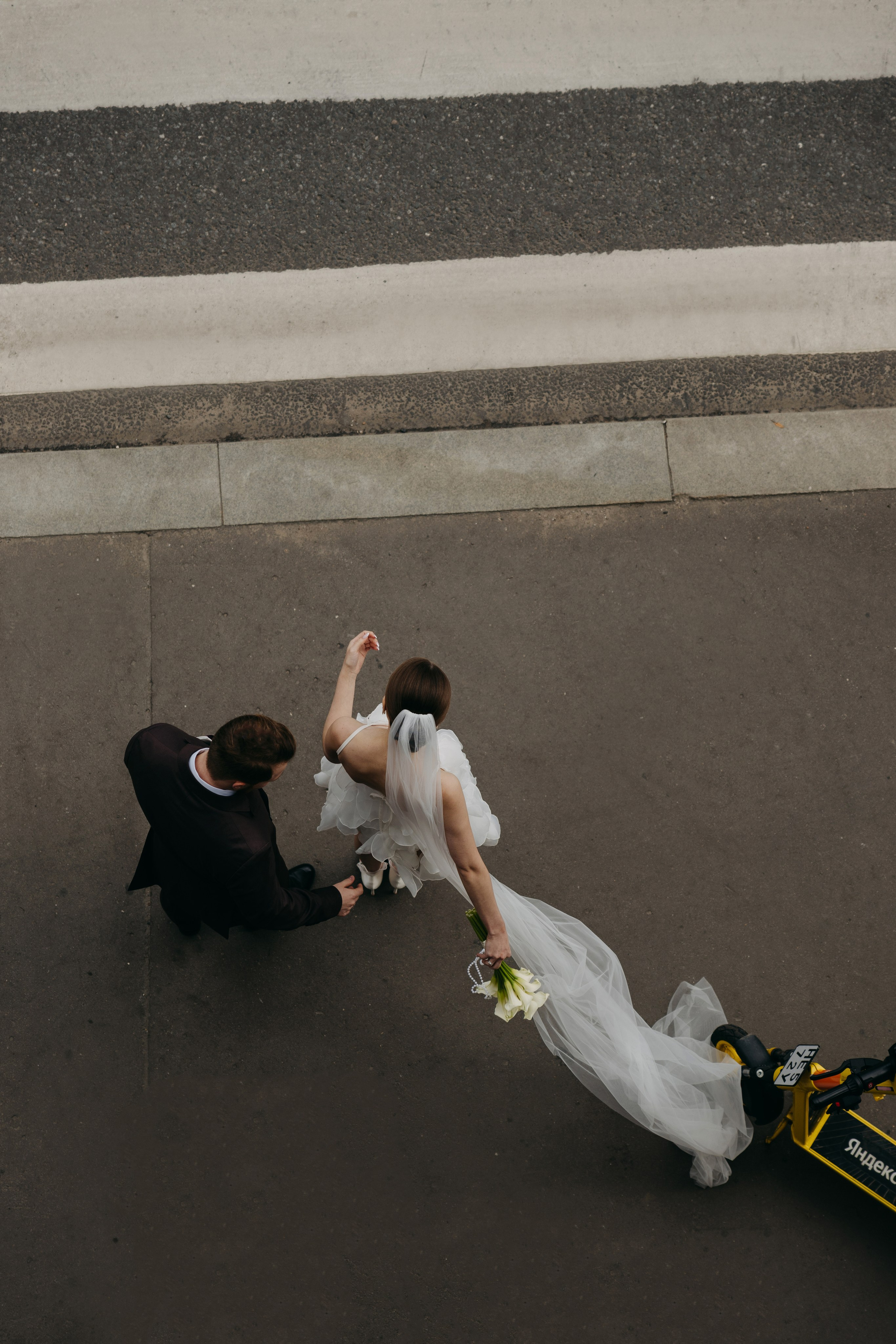 Ирина и Алексей | прогулка Котельническая наб. Свадебный фотограф Москва Анастасия Храмова