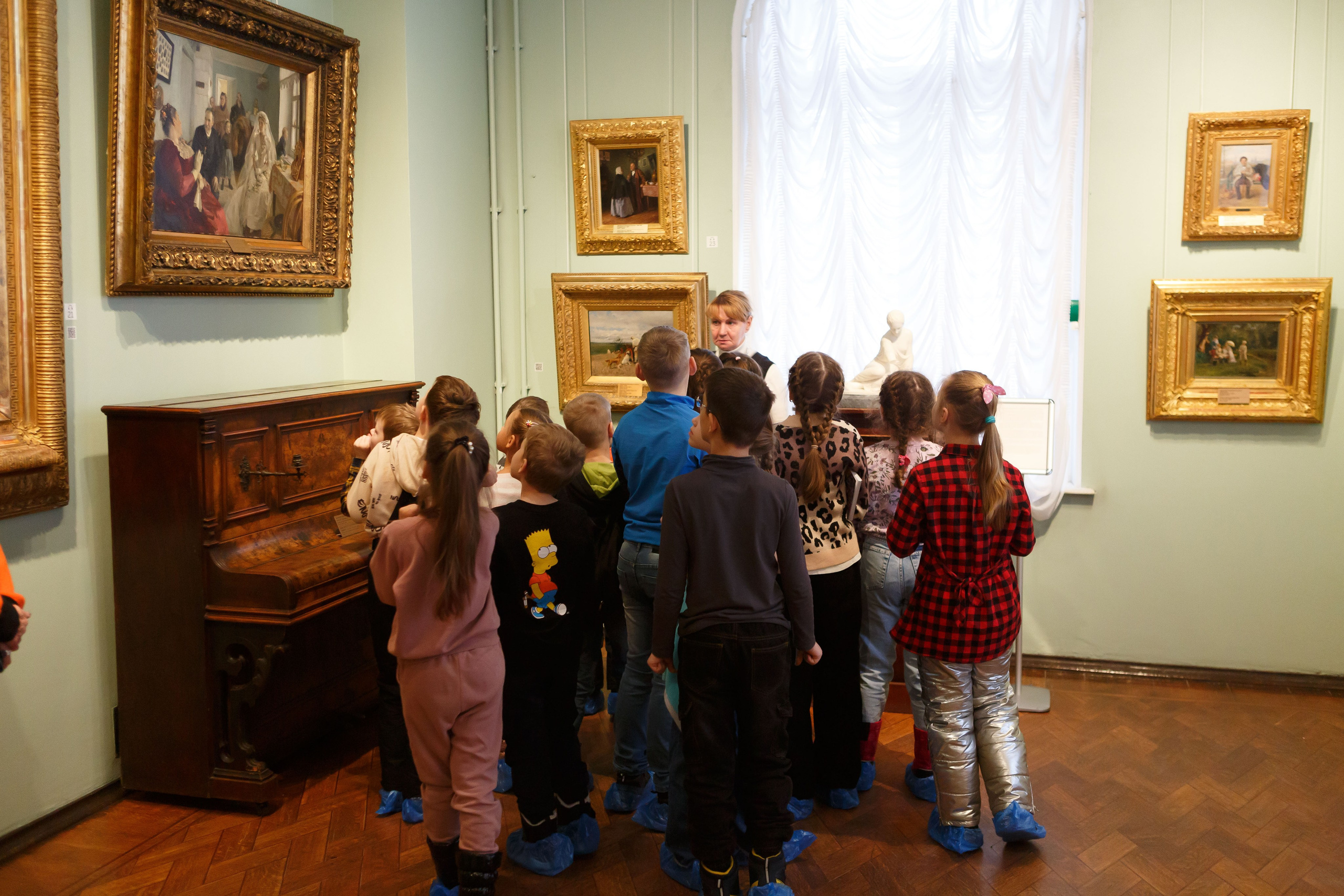 Экскурсия в Серпуховский историко-художественный музей. Выпускные альбомы и школьный фотограф в Подольске, Троицке, Щербинке, Москве и Московской области