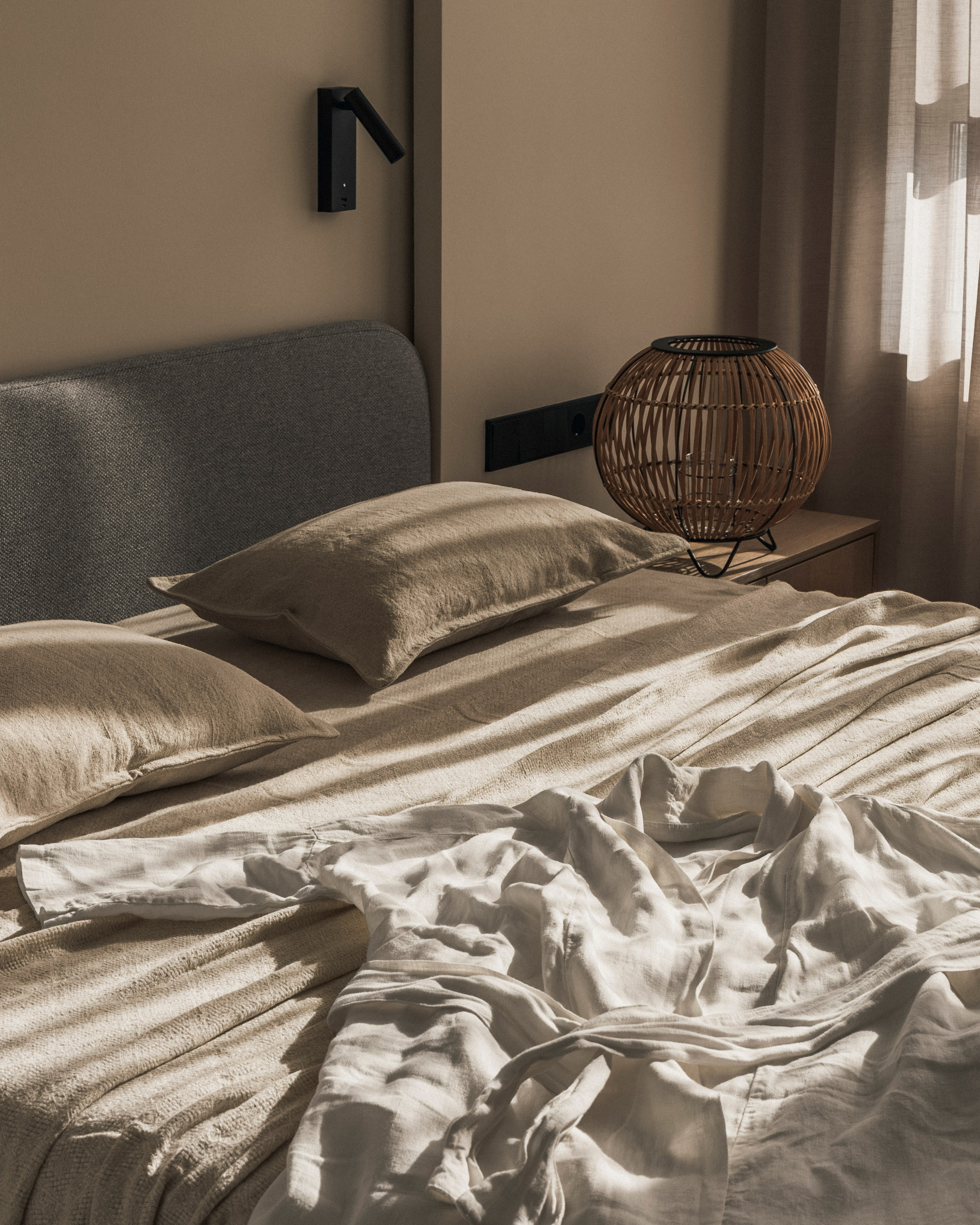 Djamilya Aitzhanova  — West Side. Roman Yakunin — interior photographer in Almaty, Kazakhstan