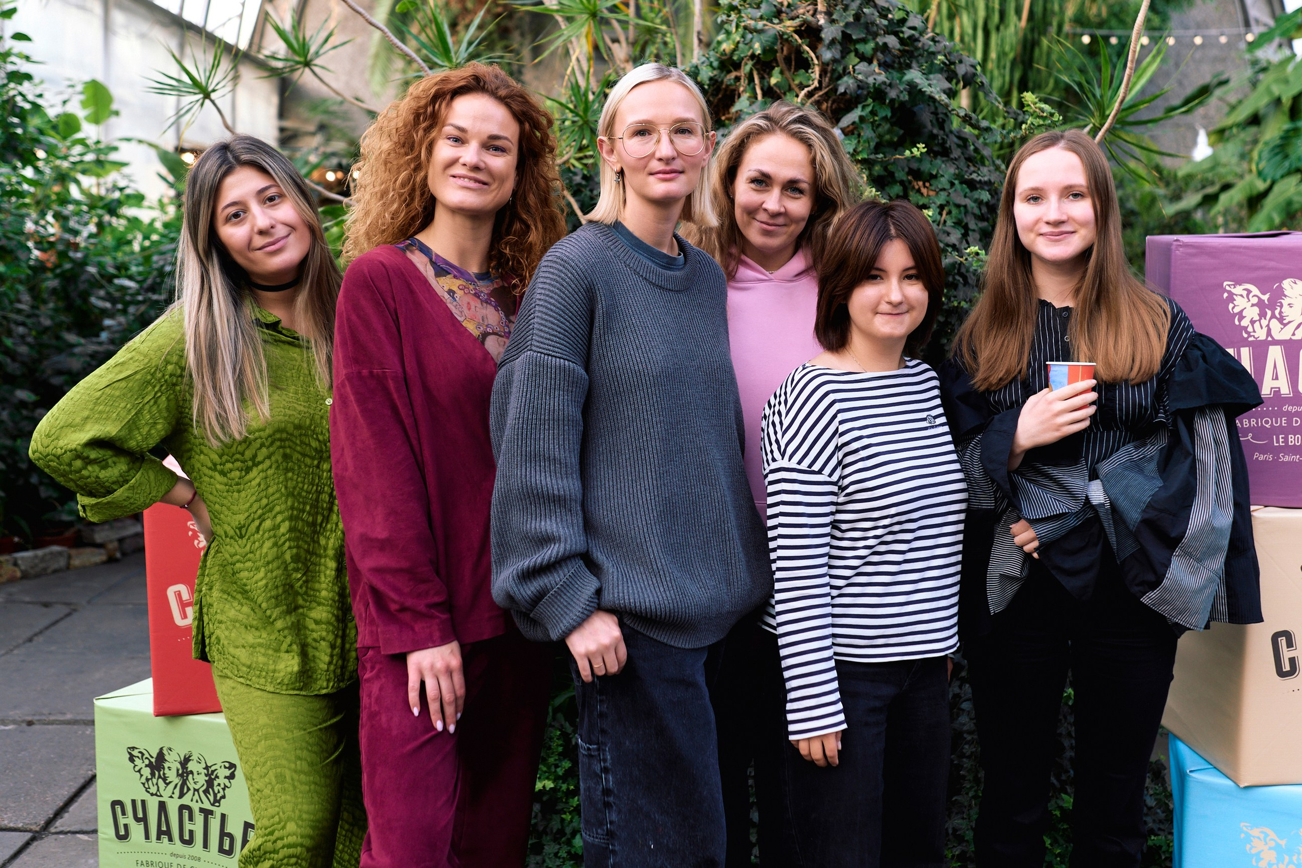 СЧАСТЬЕ В ОРАНЖЕРЕЕ. Photographer — ERASTOV