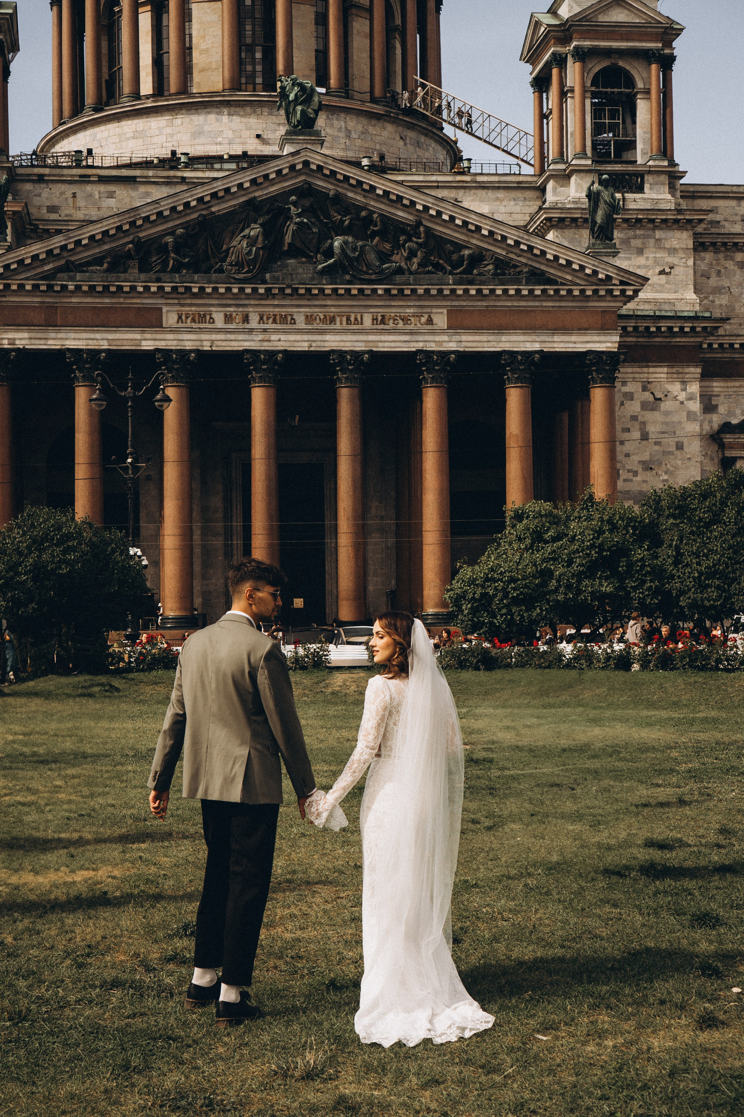 СВАДЕБНАЯ ПРОГУЛКА ВОЗЕ ИСАИКЕВСКОГО СОБОРА АСТОРИИ И ЗАКОНОДАЛЕТНОГО СОБРАНИЯ. Профессиональный фотограф, Санкт-Петербург — Виктория Богомолова