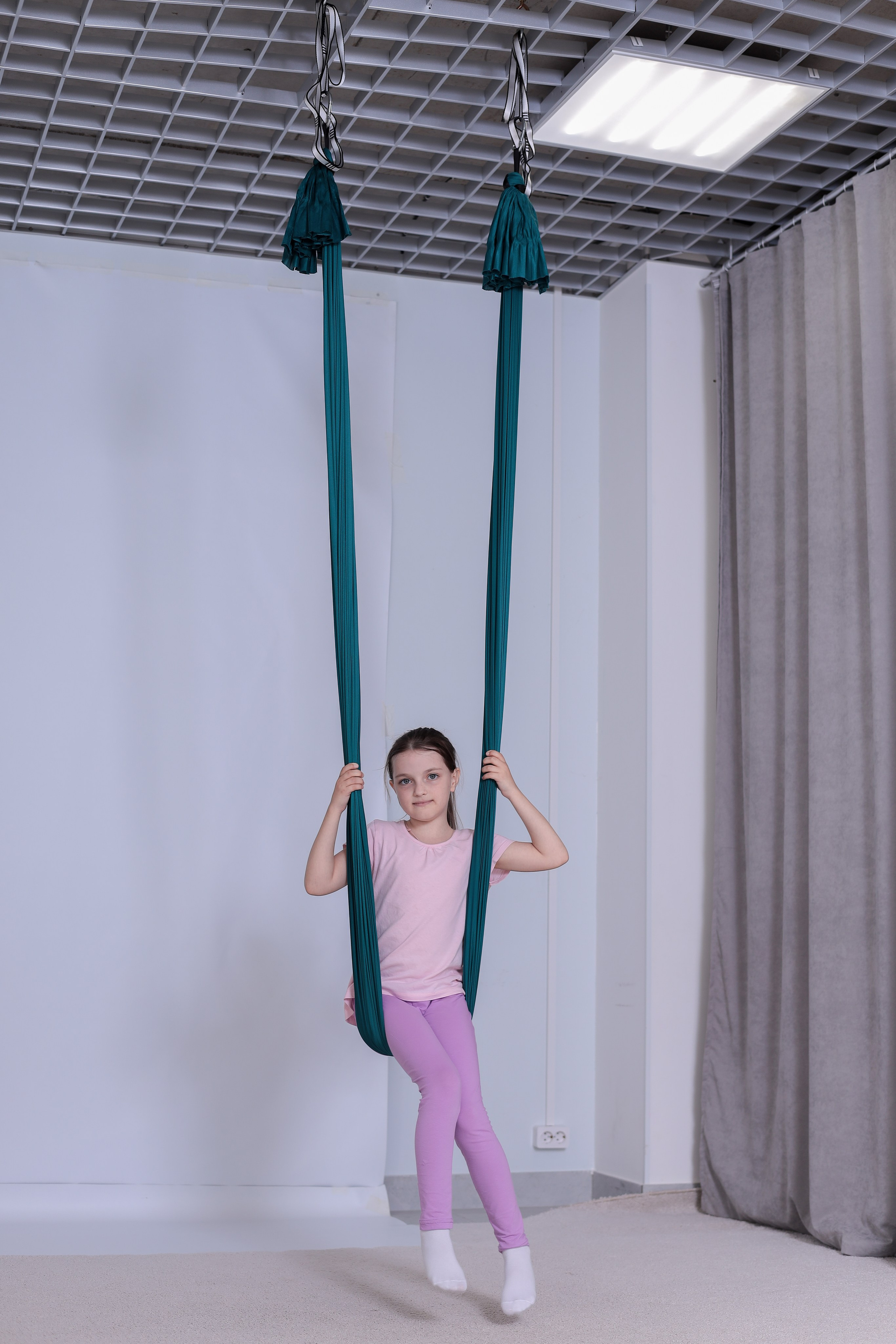 Детская аэройога. Фотограф Надршина Лилия